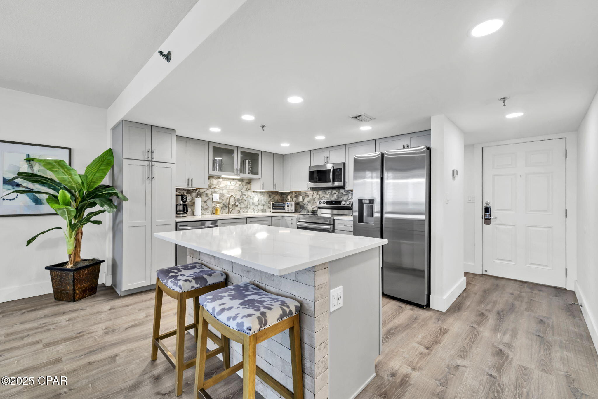 Image 5 For 6201 Thomas Drive 409