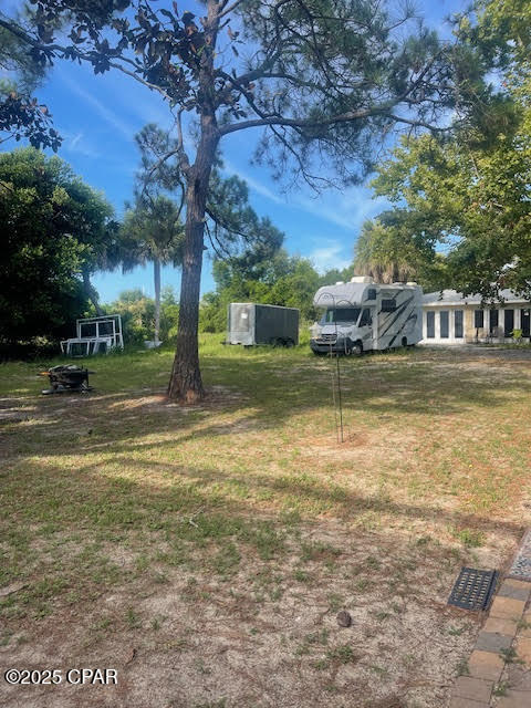 Listing photo id 17 for 307 Sundial Street