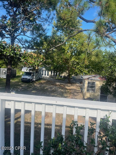 Listing photo id 41 for 307 Sundial Street