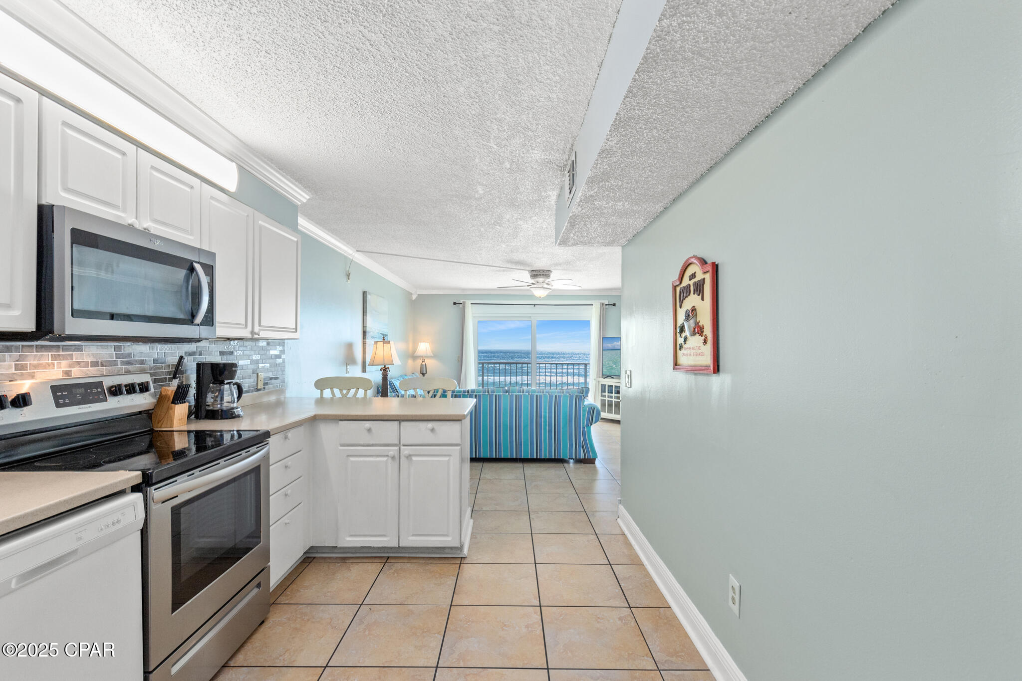 Image 3 For 8743 Thomas Drive 401