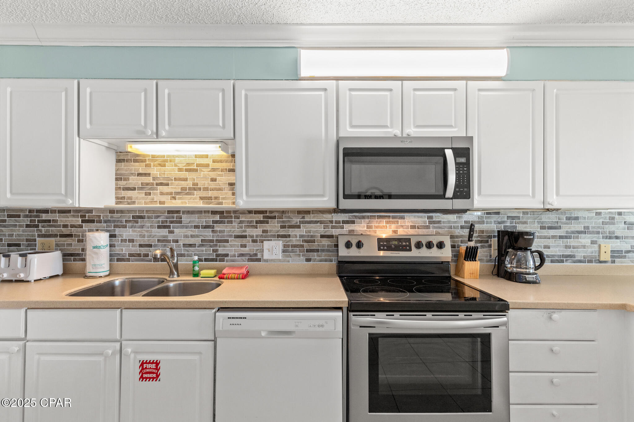 Image 4 For 8743 Thomas Drive 401