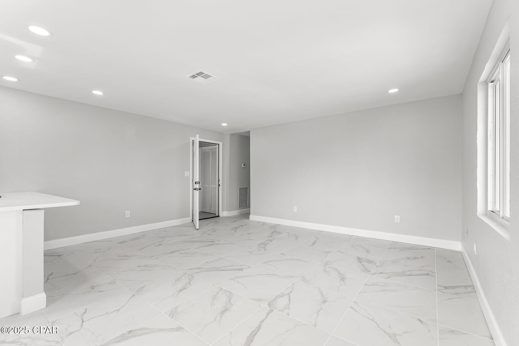 Image 15 For 3908 Ocean View Drive