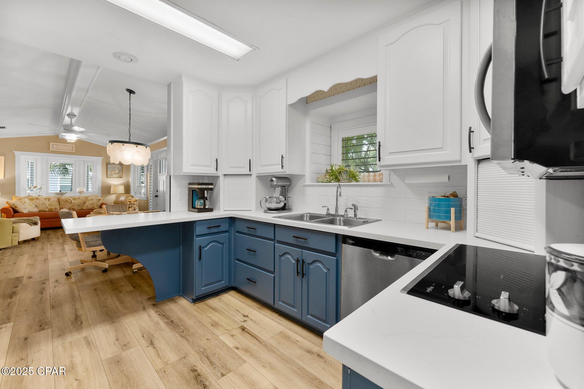 Image 11 For 528 Venture Boulevard