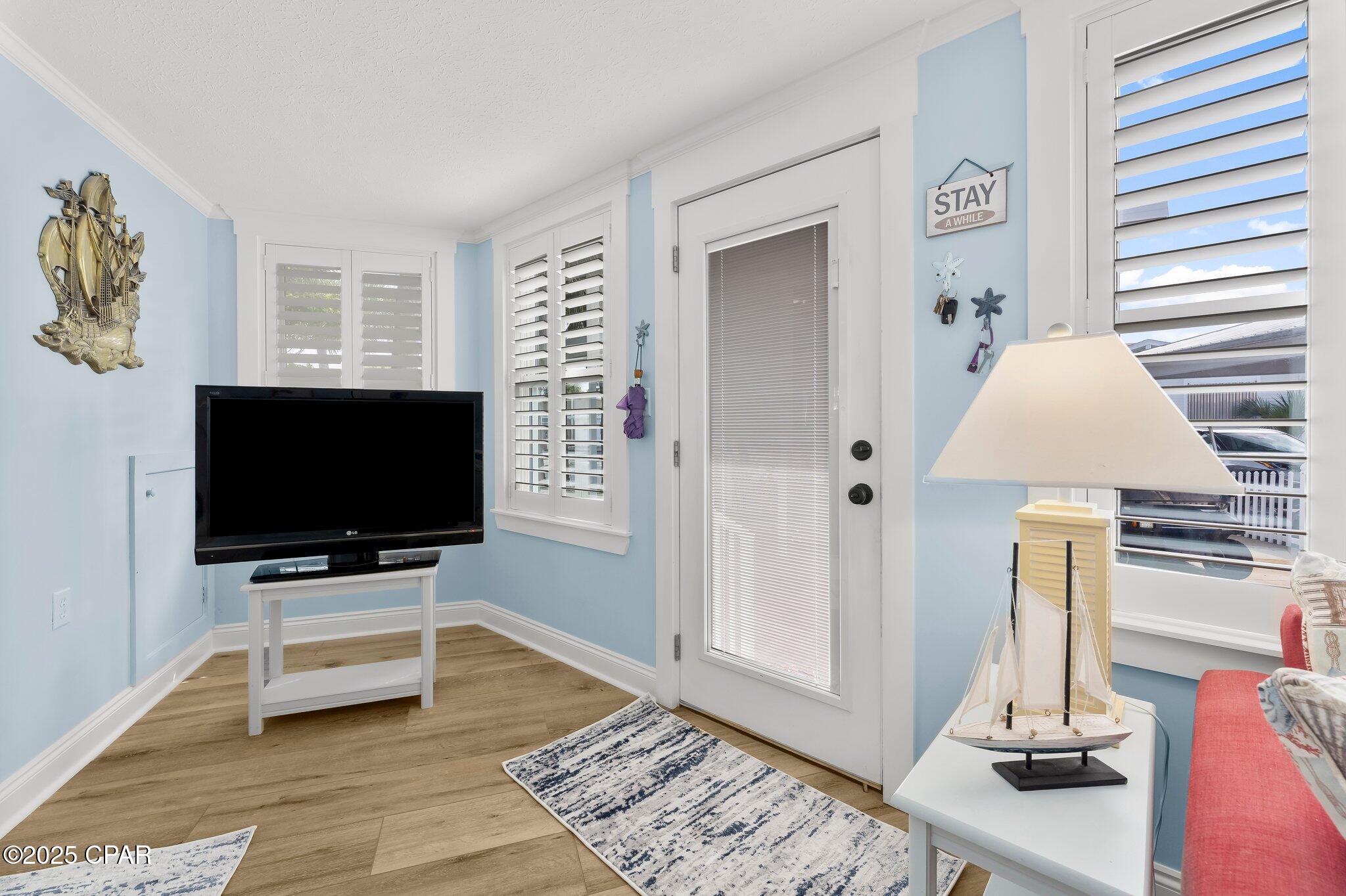 Image 17 For 528 Venture Boulevard