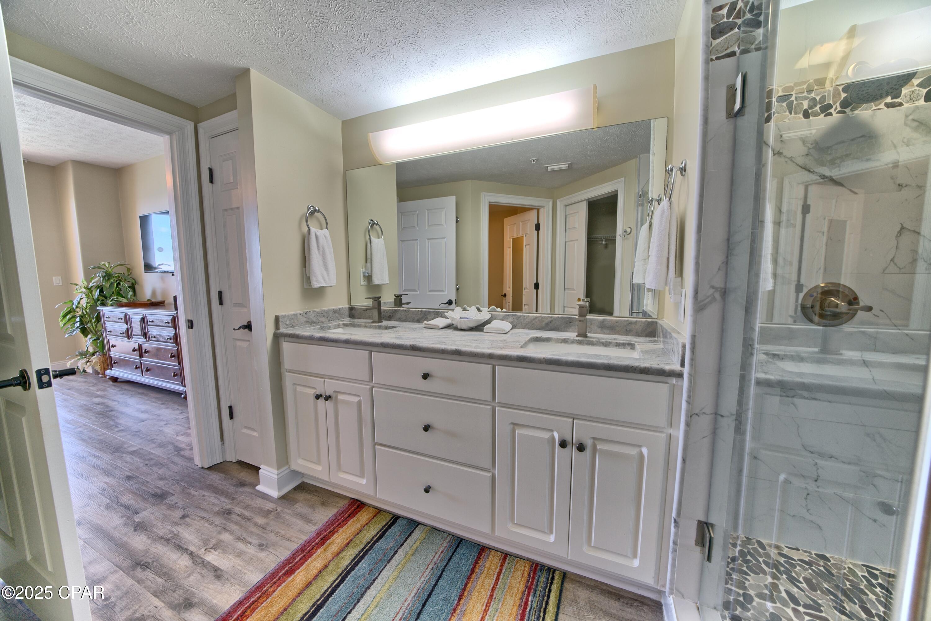 Image 20 For 5004 Thomas Drive 1404