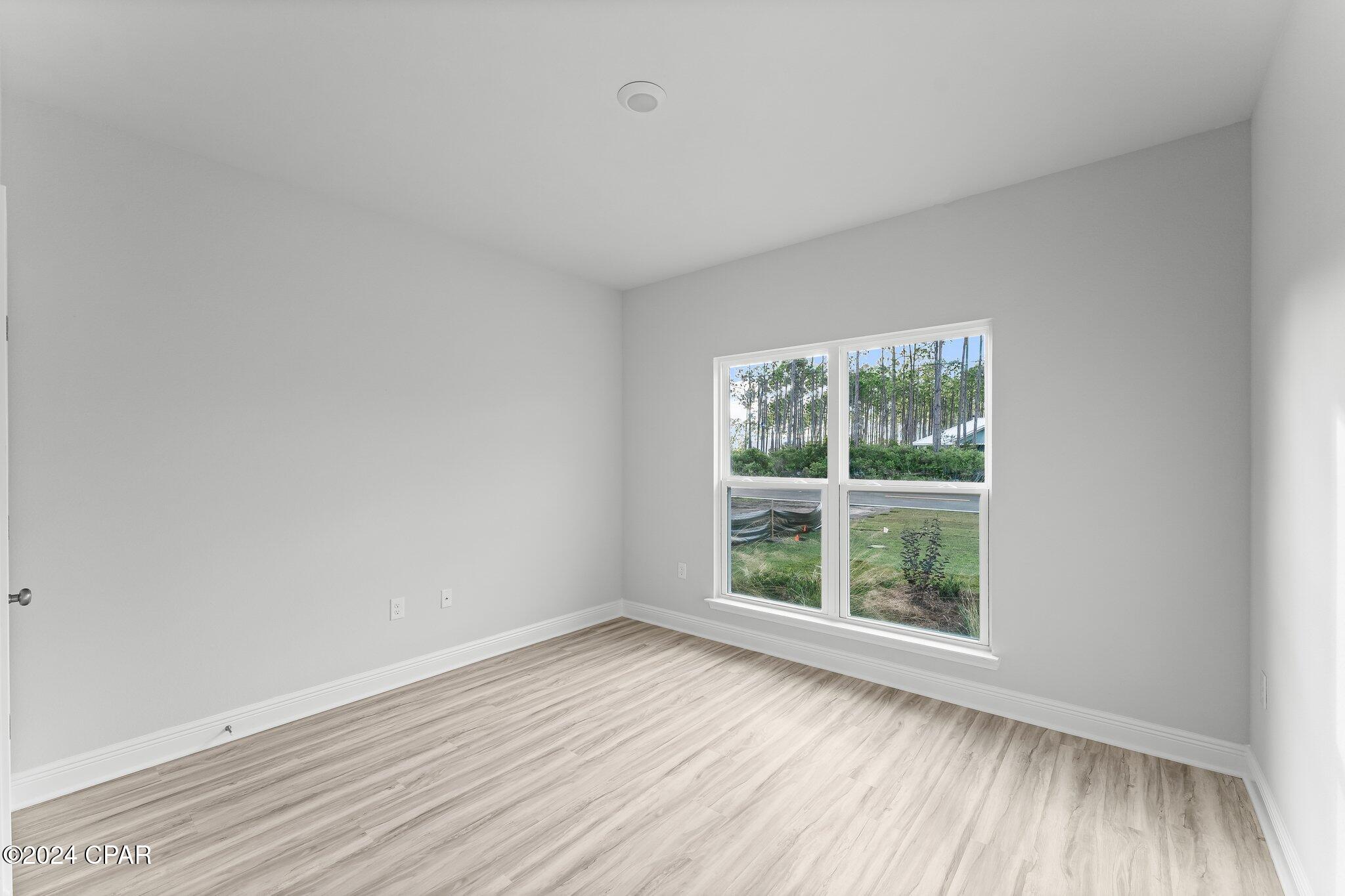 Image 5 For 664 Norris Drive