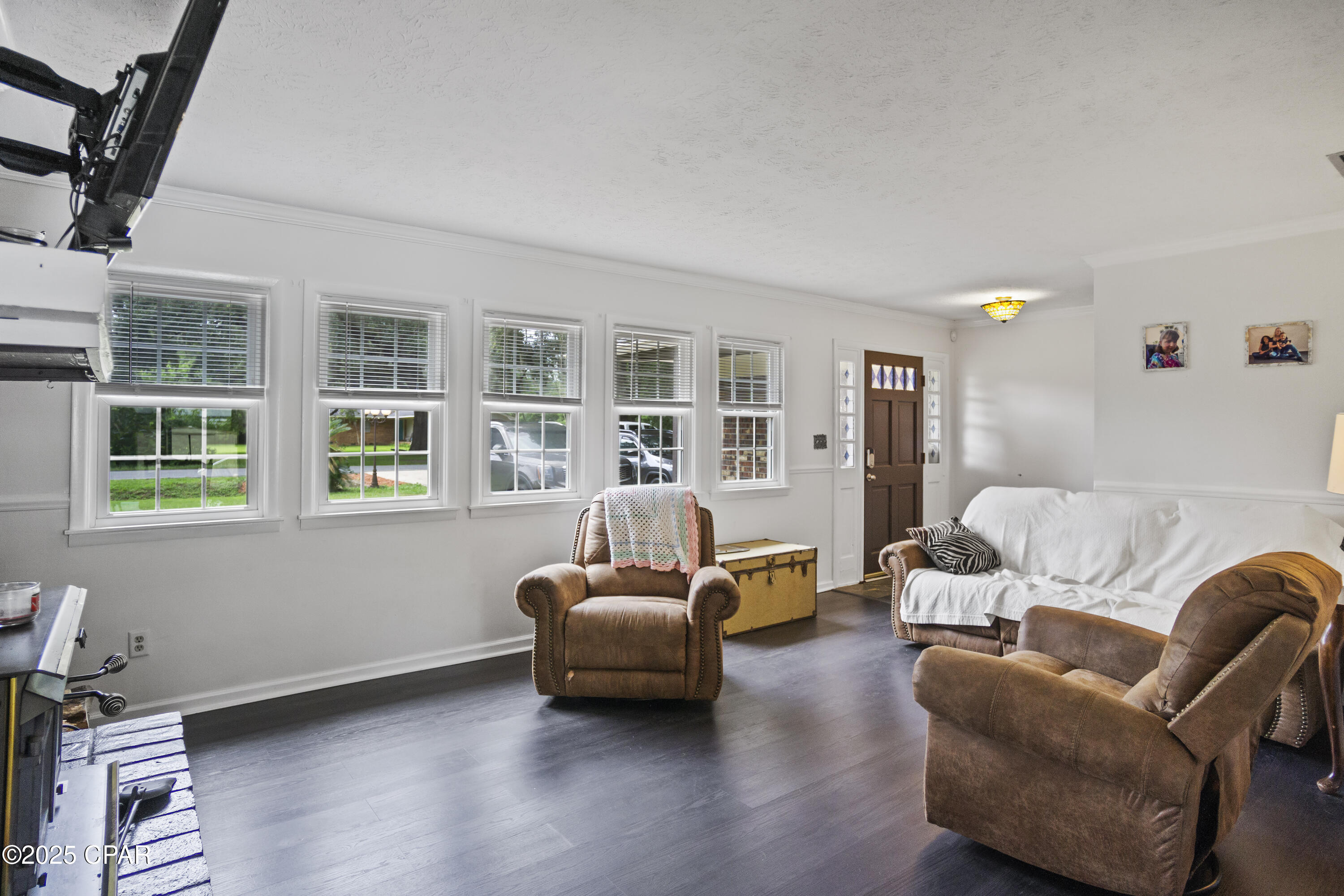 Image 11 For 2025 Shady Oaks Drive