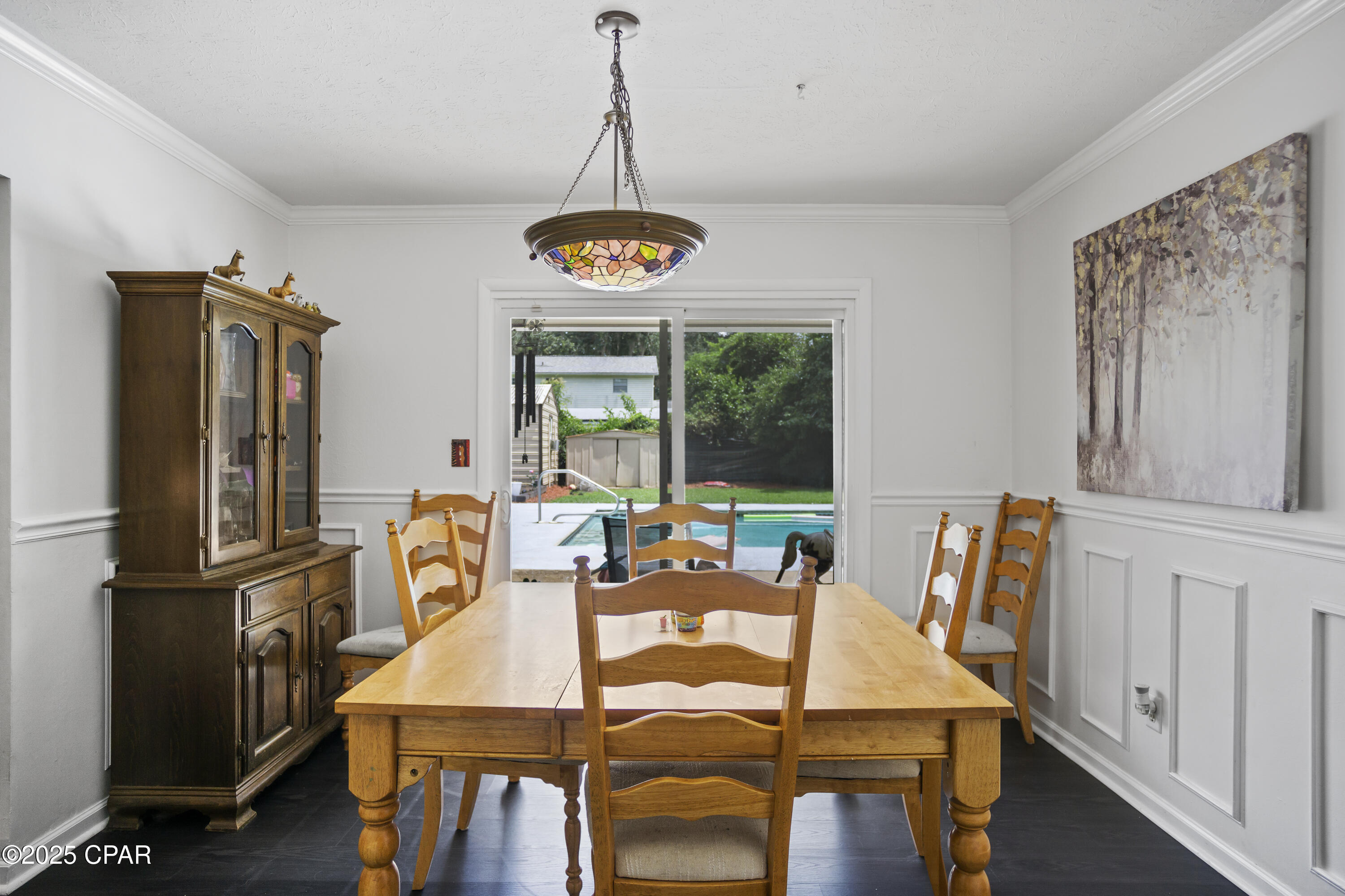 Listing photo id 17 for 2025 Shady Oaks Drive