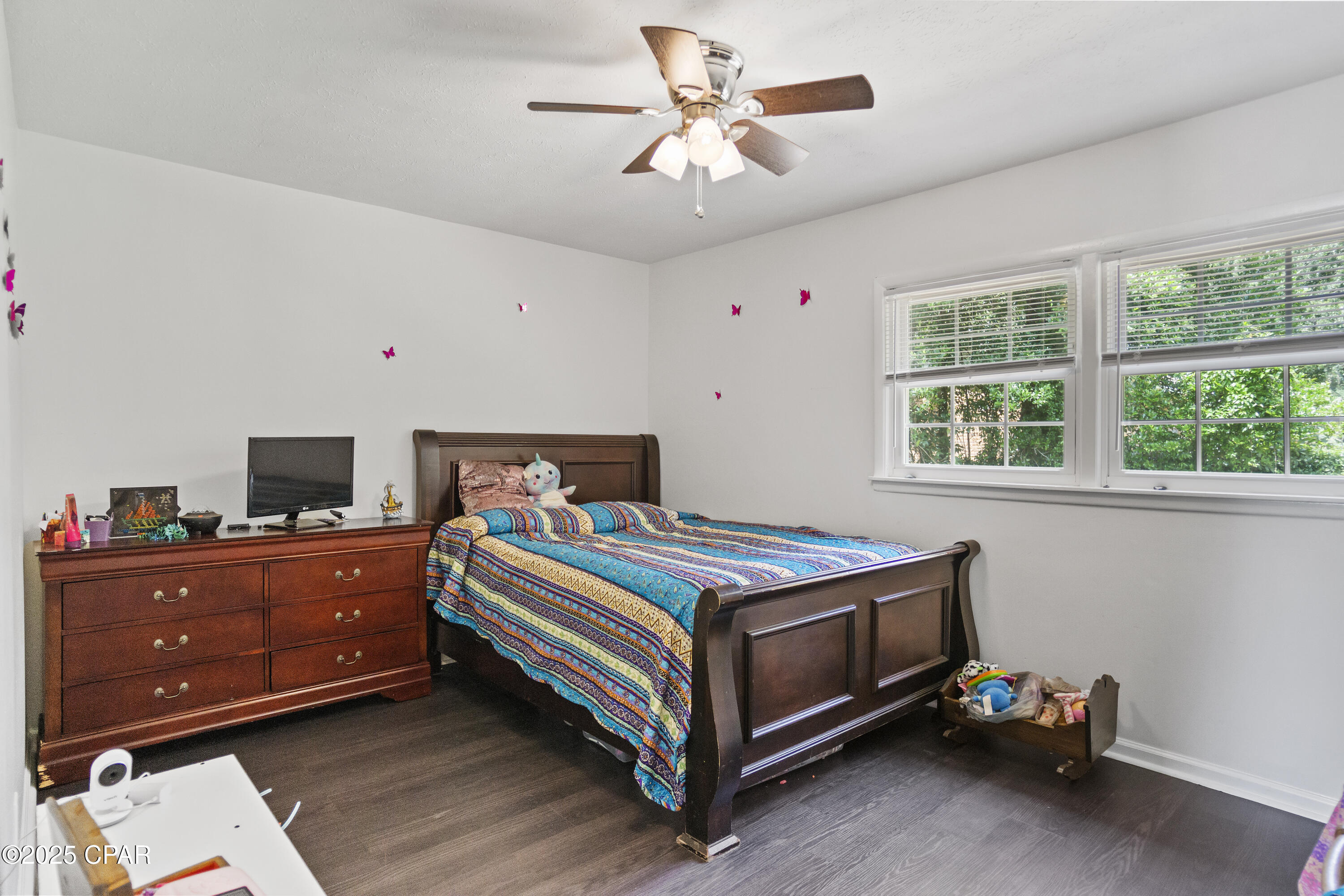 Listing photo id 22 for 2025 Shady Oaks Drive