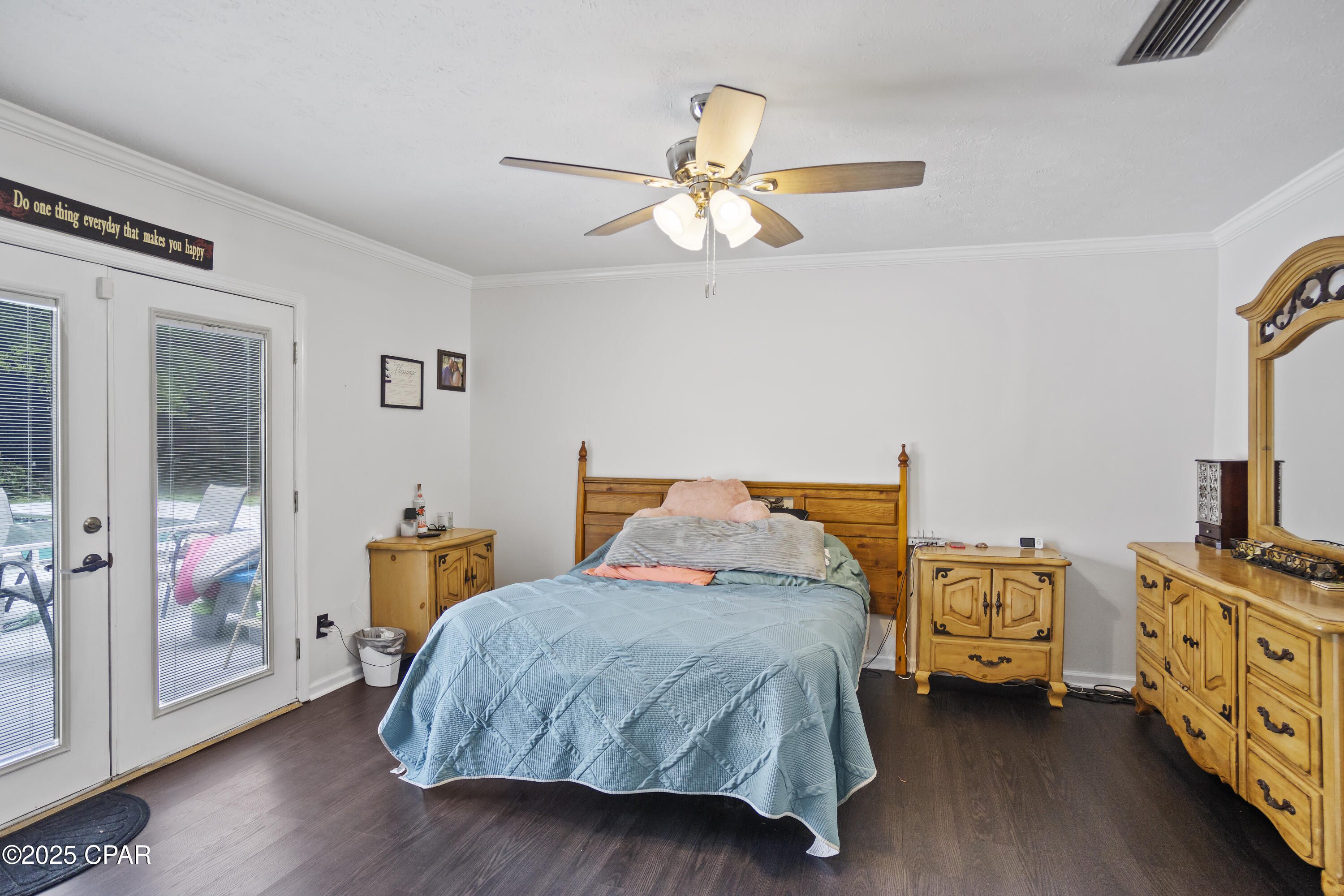 Listing photo id 25 for 2025 Shady Oaks Drive