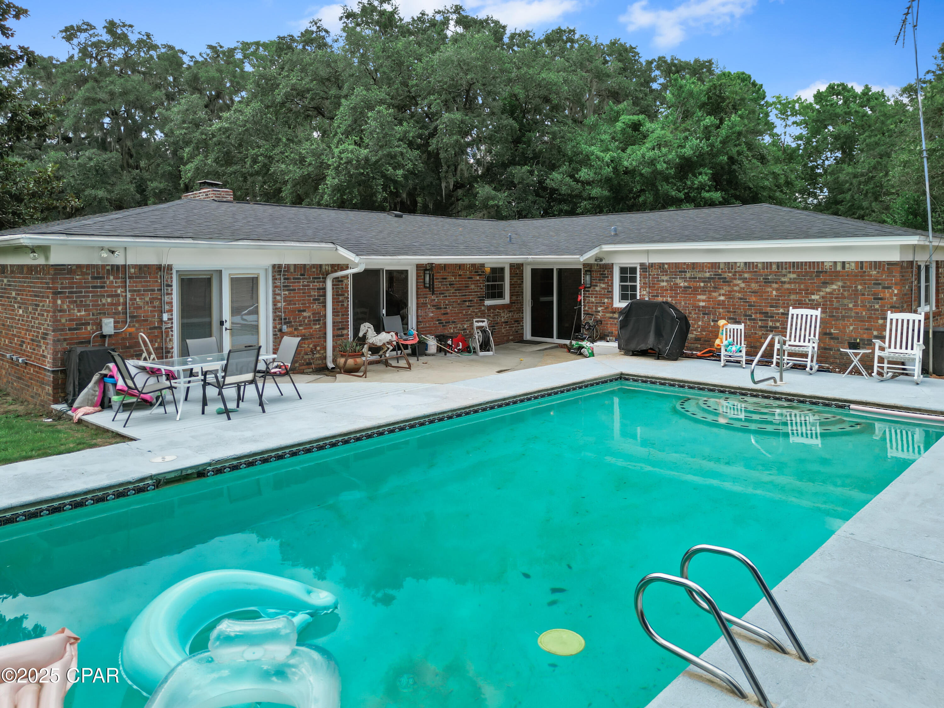 Image 8 For 2025 Shady Oaks Drive