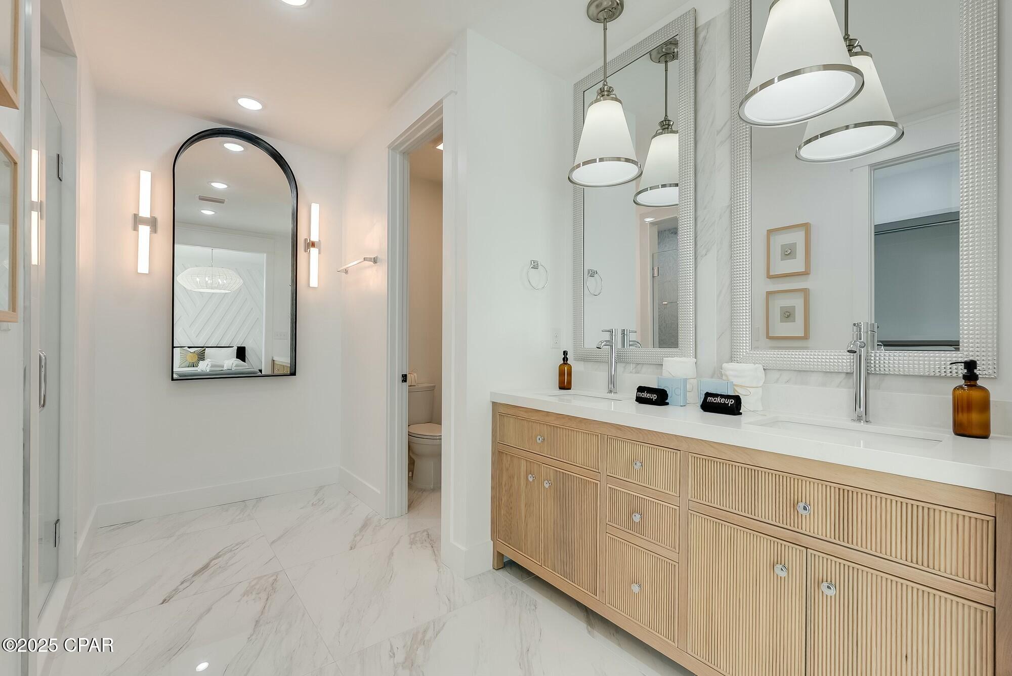 Image 16 For 208 George C Wallace