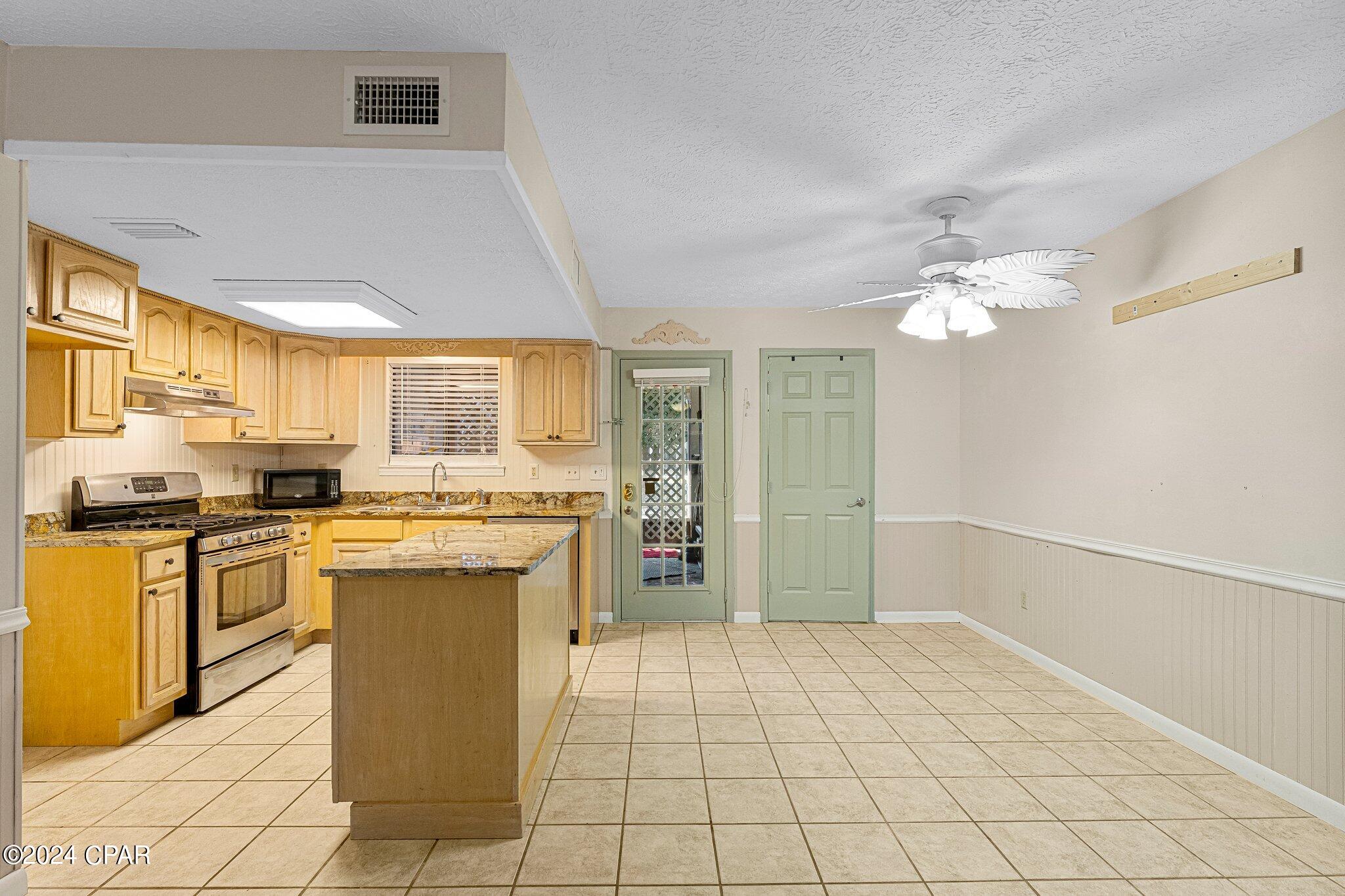176 White Sandy Drive, Panama City Beach, FL 32407 thumbnail, photo 6 of 30