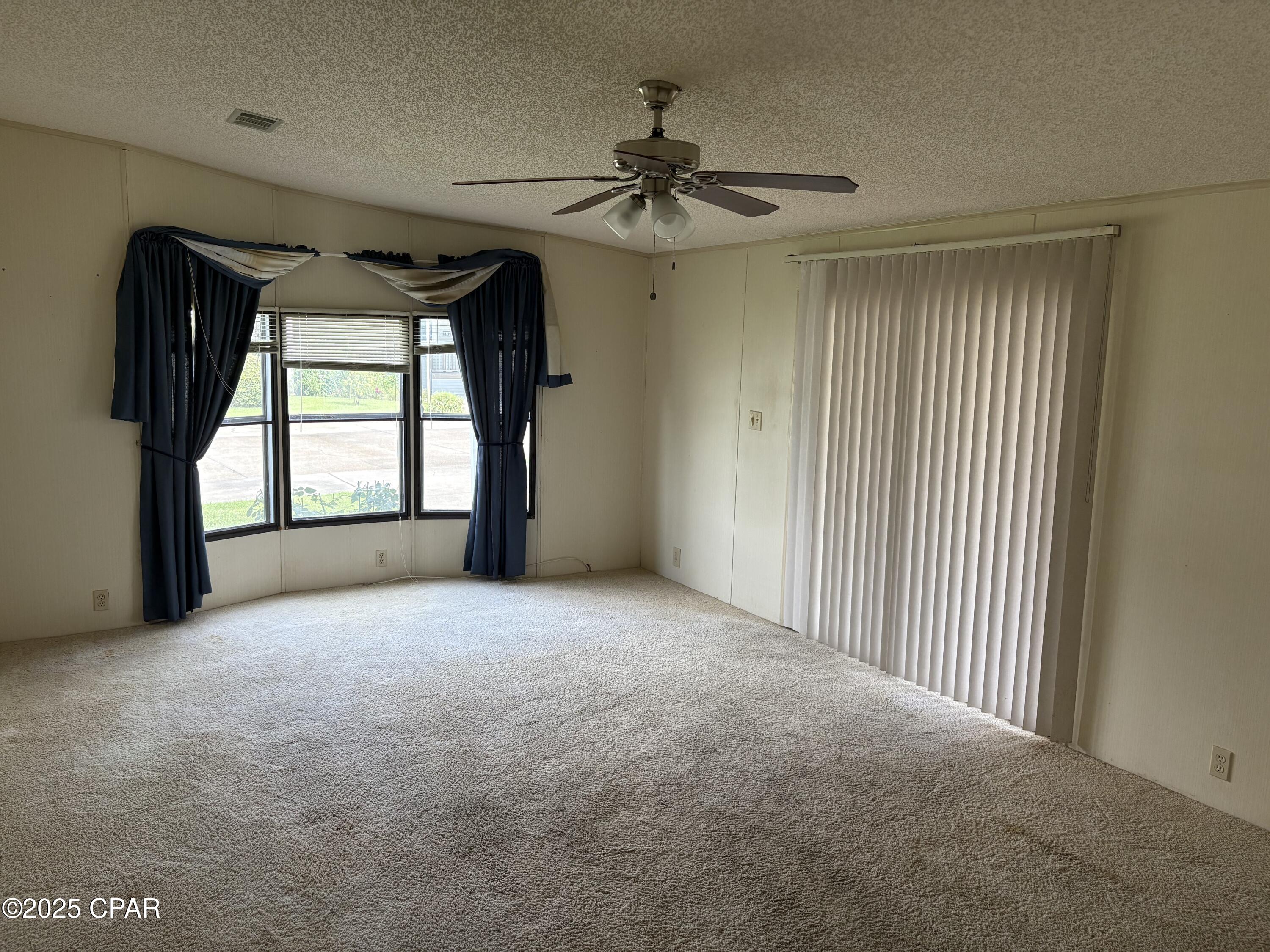 Image 4 For 1624 Acre Circle