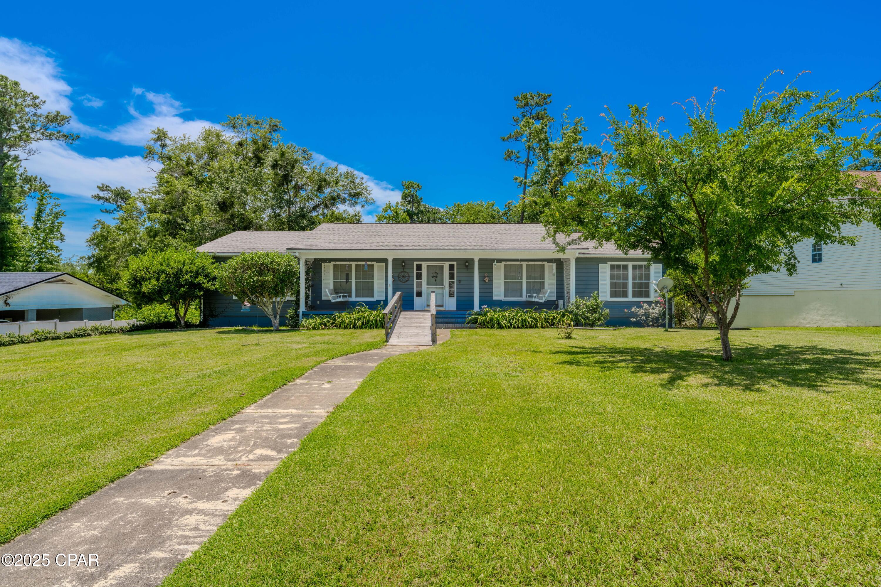 Homes for sale in Chattahoochee, FL | 1016 Morgan Ave, Chattahoochee, FL 32324 | MLS# 775397