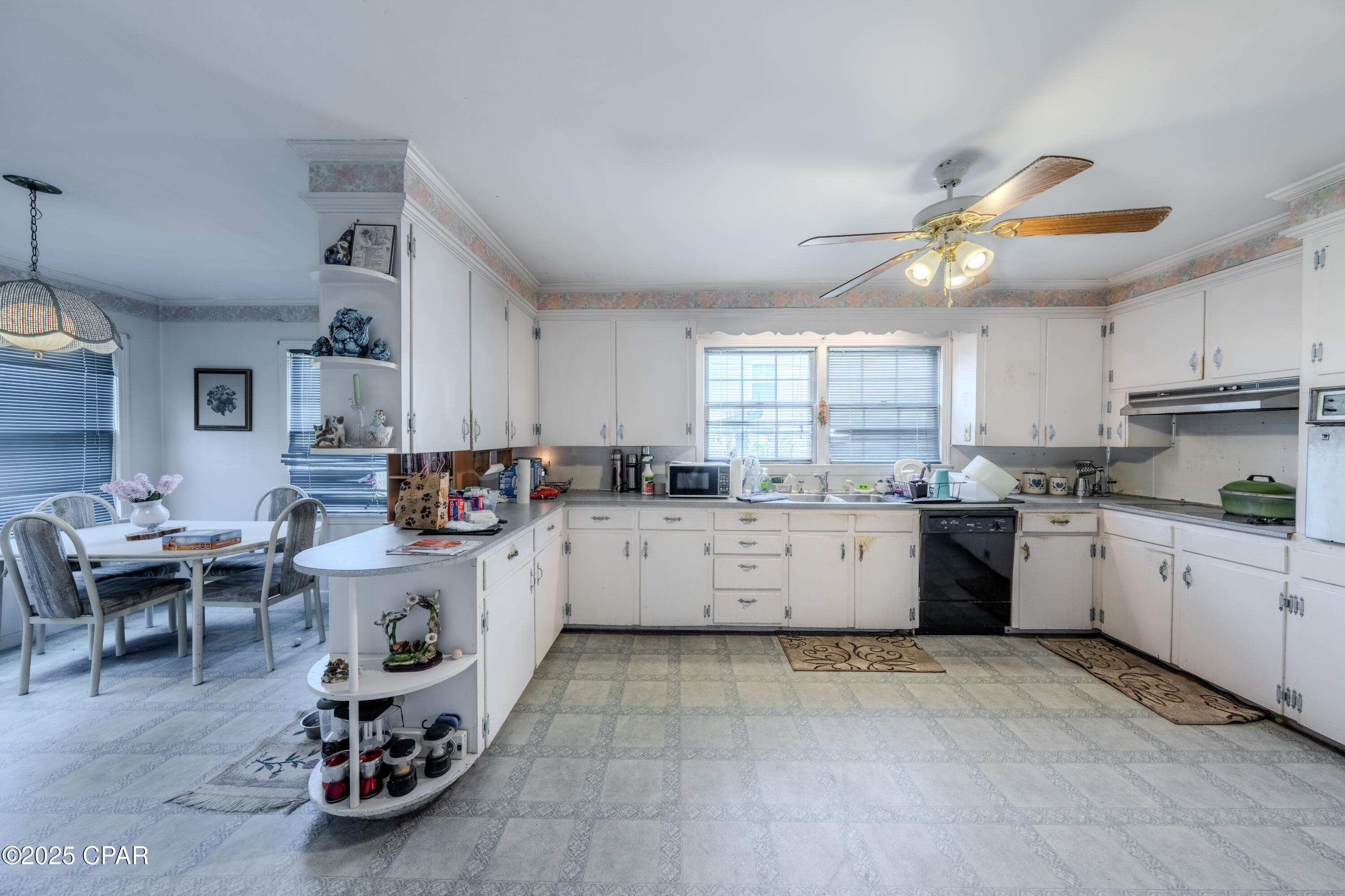 Homes for sale in Chattahoochee, FL | 1016 Morgan Ave, Chattahoochee, FL 32324 | MLS# 775397