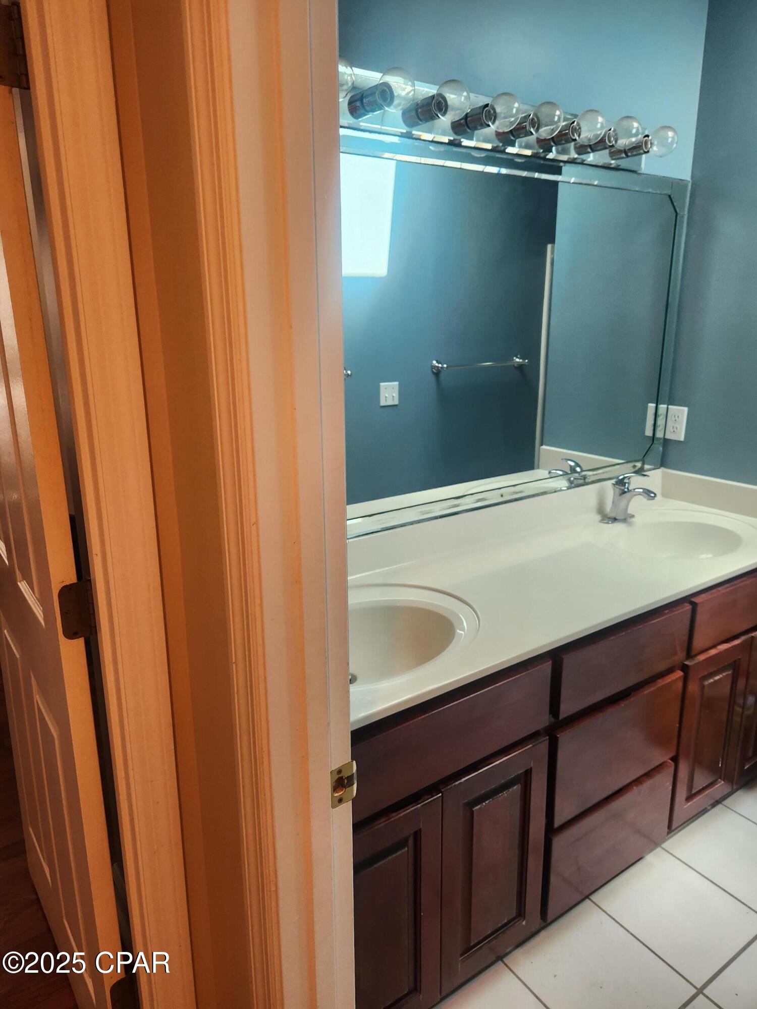 Image 11 For 3209 Country Club Drive