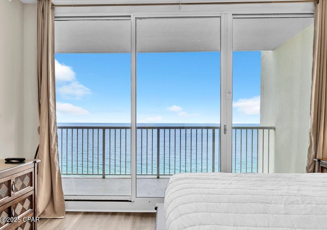 Image 17 For 10901 Front Beach Road 2003