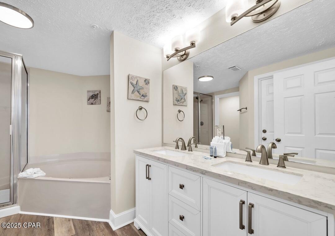 Image 18 For 10901 Front Beach Road 2003