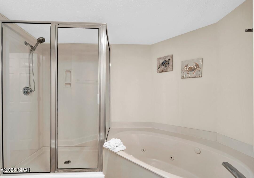 Image 19 For 10901 Front Beach Road 2003