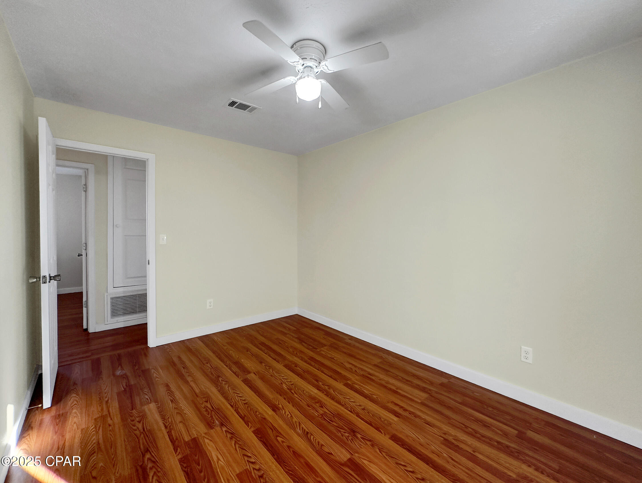 Listing photo id 18 for 309 Hatley Drive