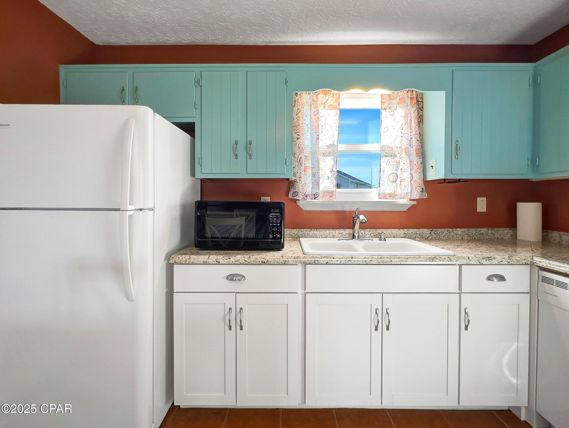 Listing photo id 4 for 309 Hatley Drive