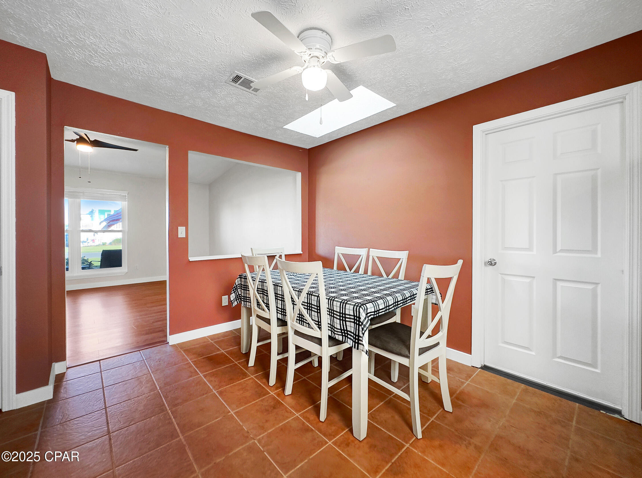 Listing photo id 6 for 309 Hatley Drive