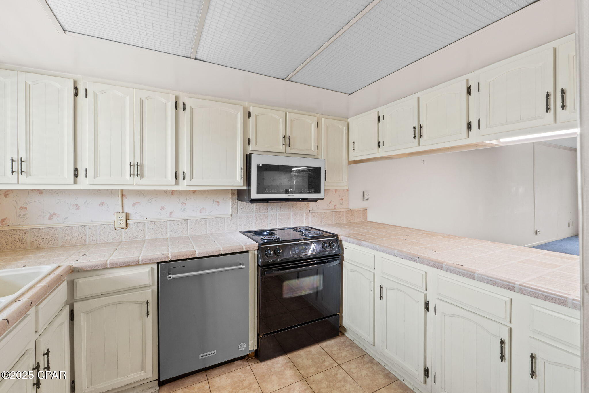 Image 3 For 100 Cherry Street 202