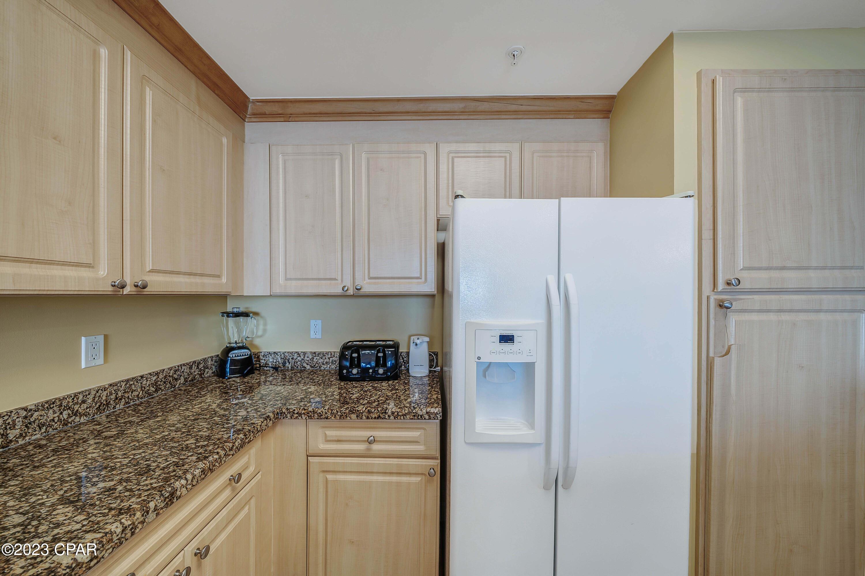 Image 21 For 9450 Thomas Drive 210b