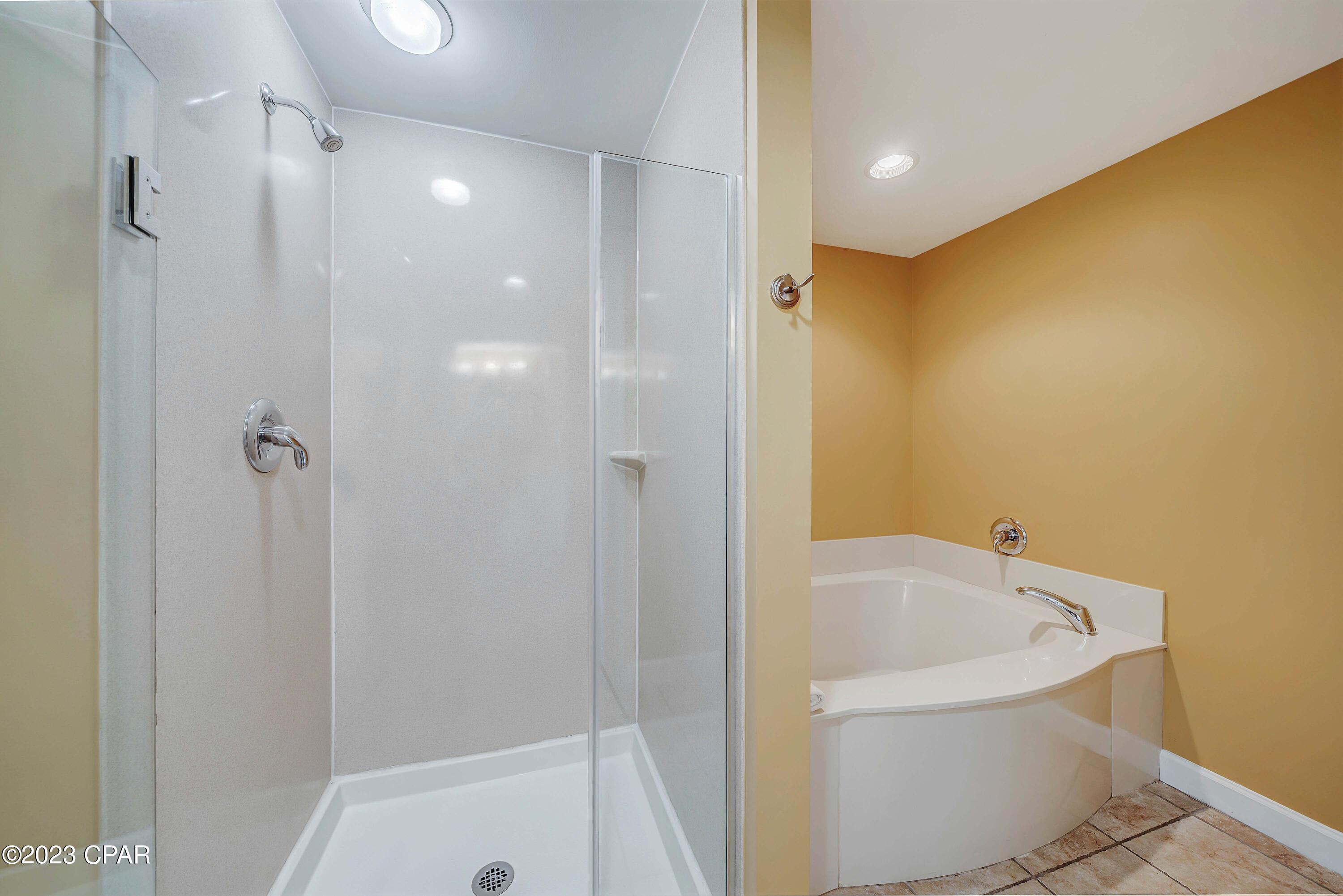 Image 40 For 9450 Thomas Drive 210b