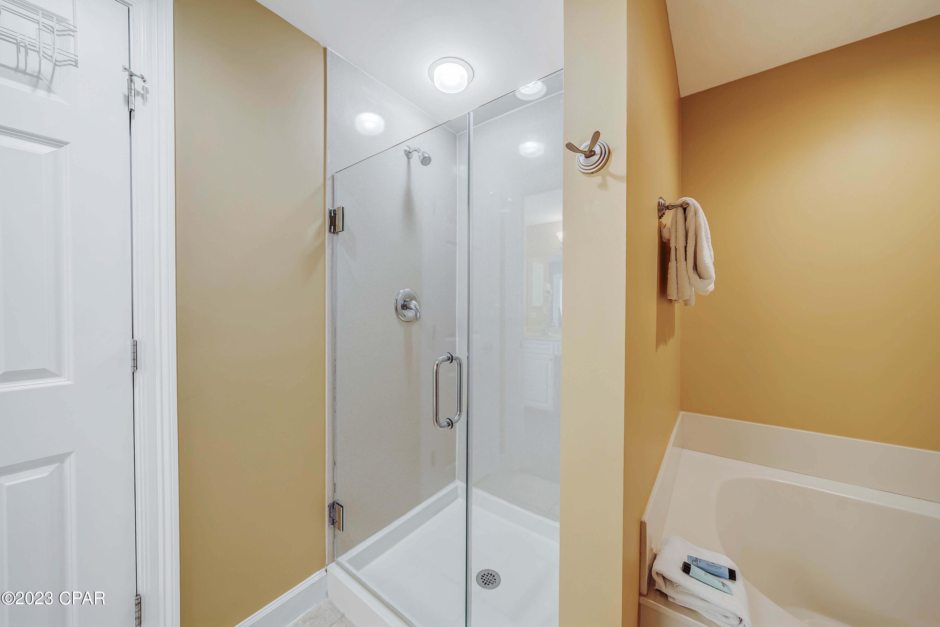 Image 41 For 9450 Thomas Drive 210b