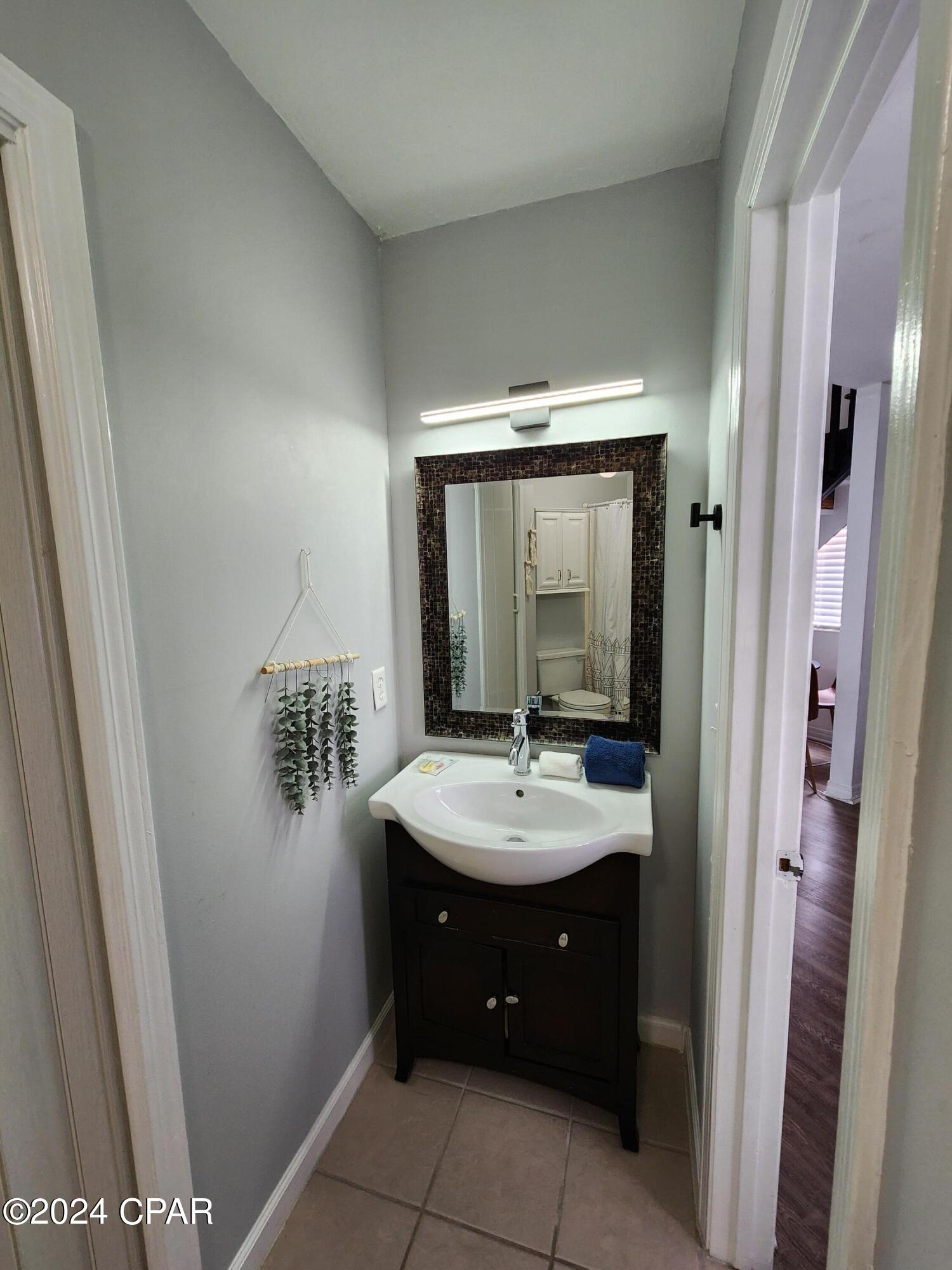 Listing photo id 12 for 4114 Holiday Drive 6