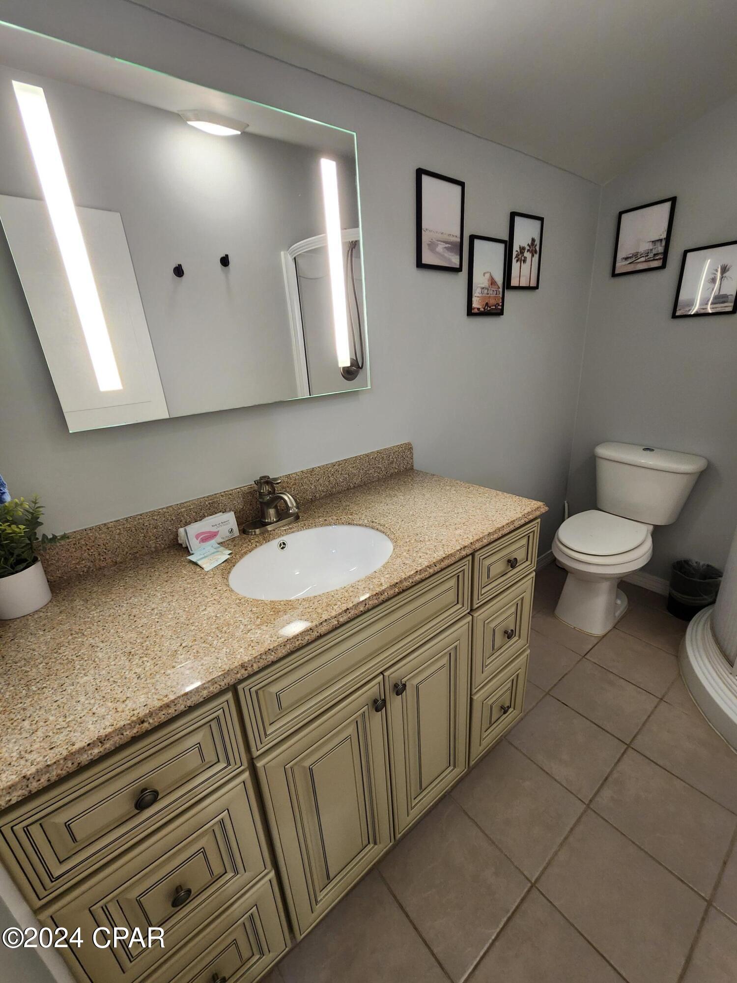 Listing photo id 20 for 4114 Holiday Drive 6