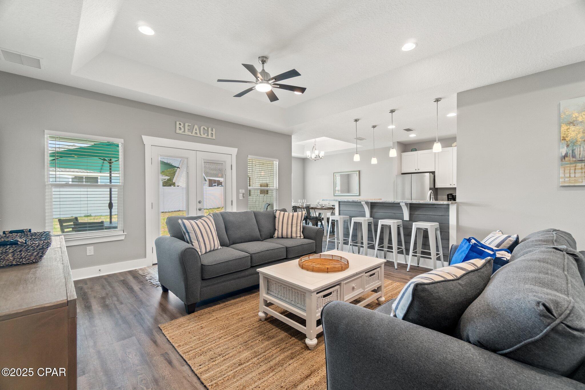 Image 10 For 529 Christmas Tree Lane