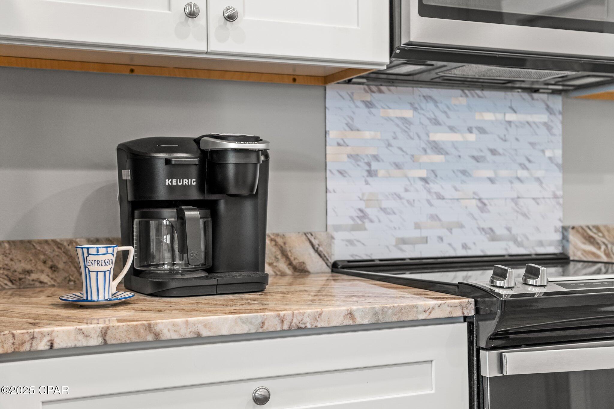 Image 19 For 529 Christmas Tree Lane