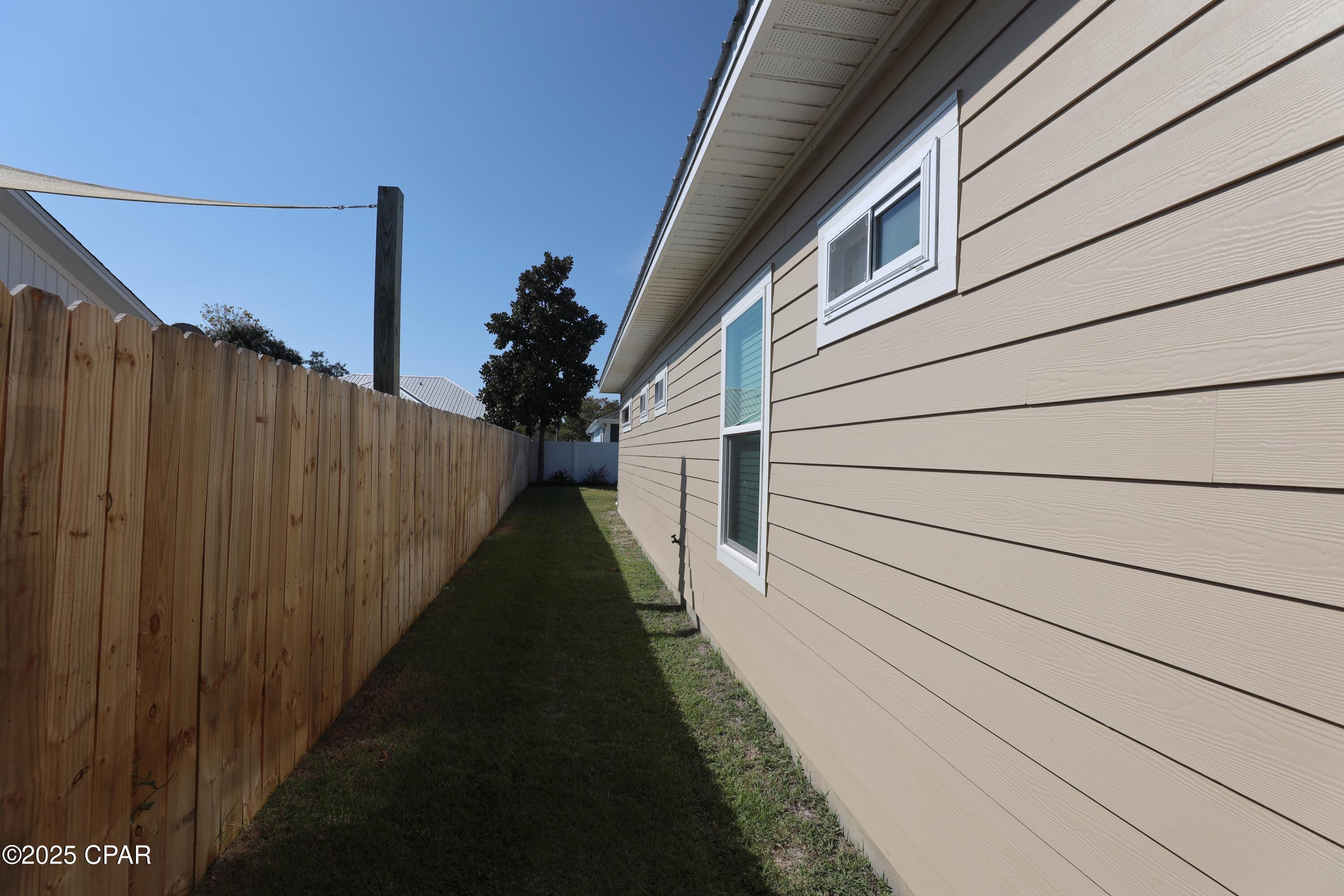 Image 30 For 529 Christmas Tree Lane