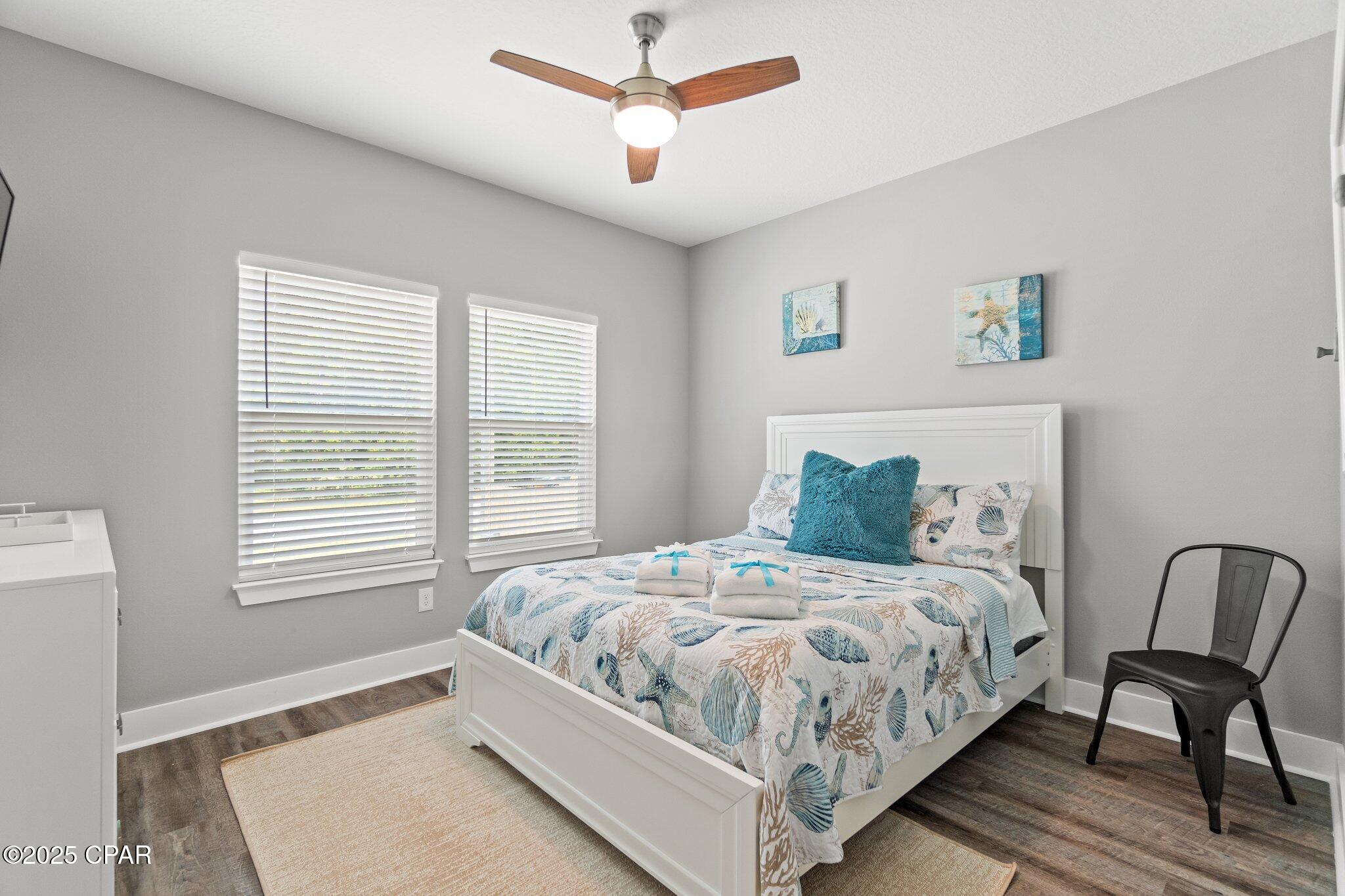 Image 32 For 529 Christmas Tree Lane