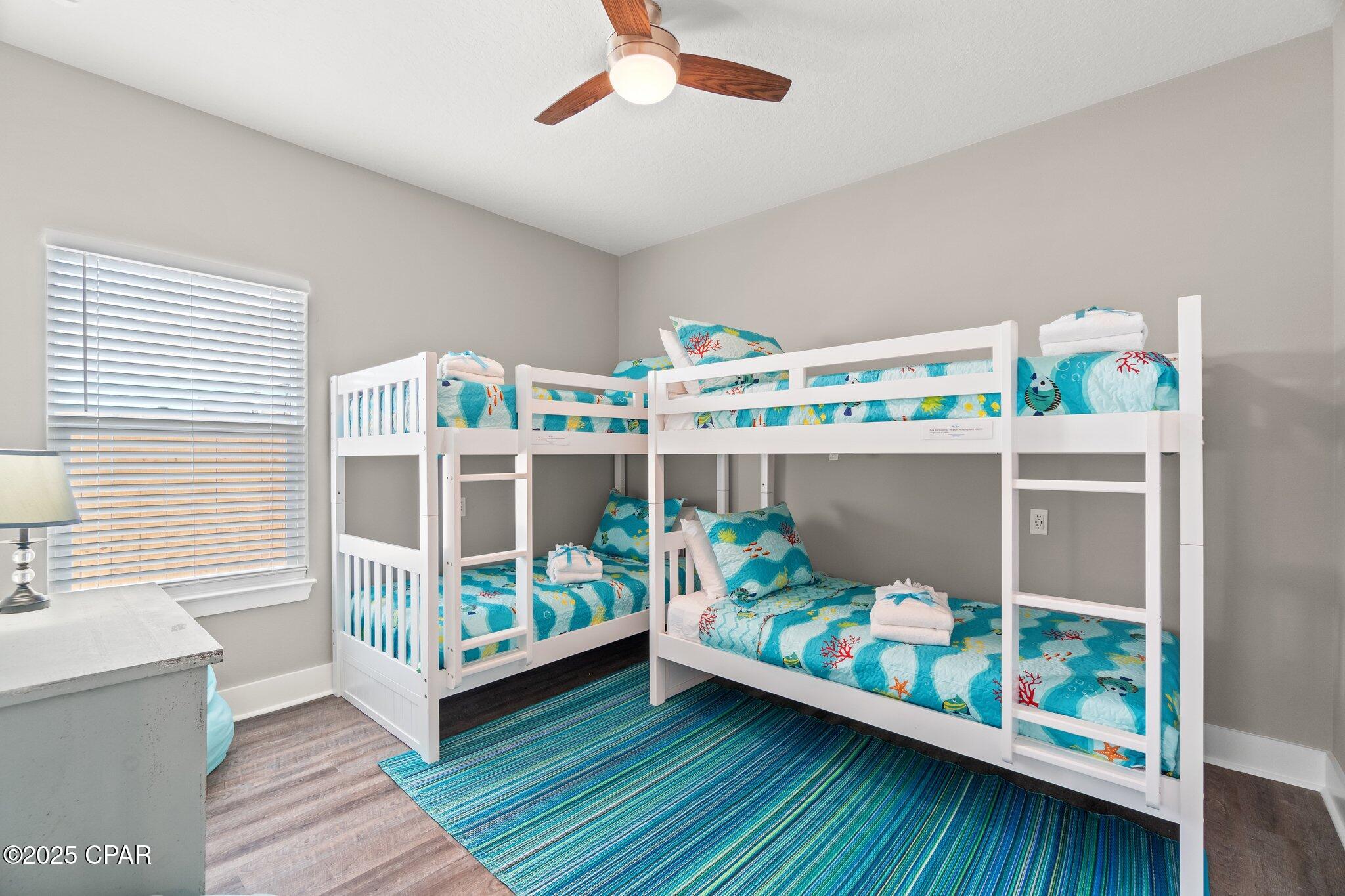 Image 37 For 529 Christmas Tree Lane