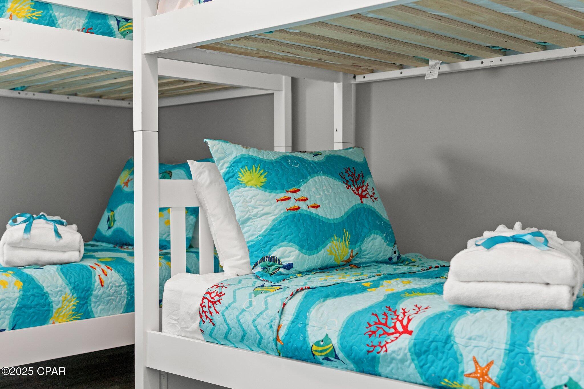 Image 38 For 529 Christmas Tree Lane