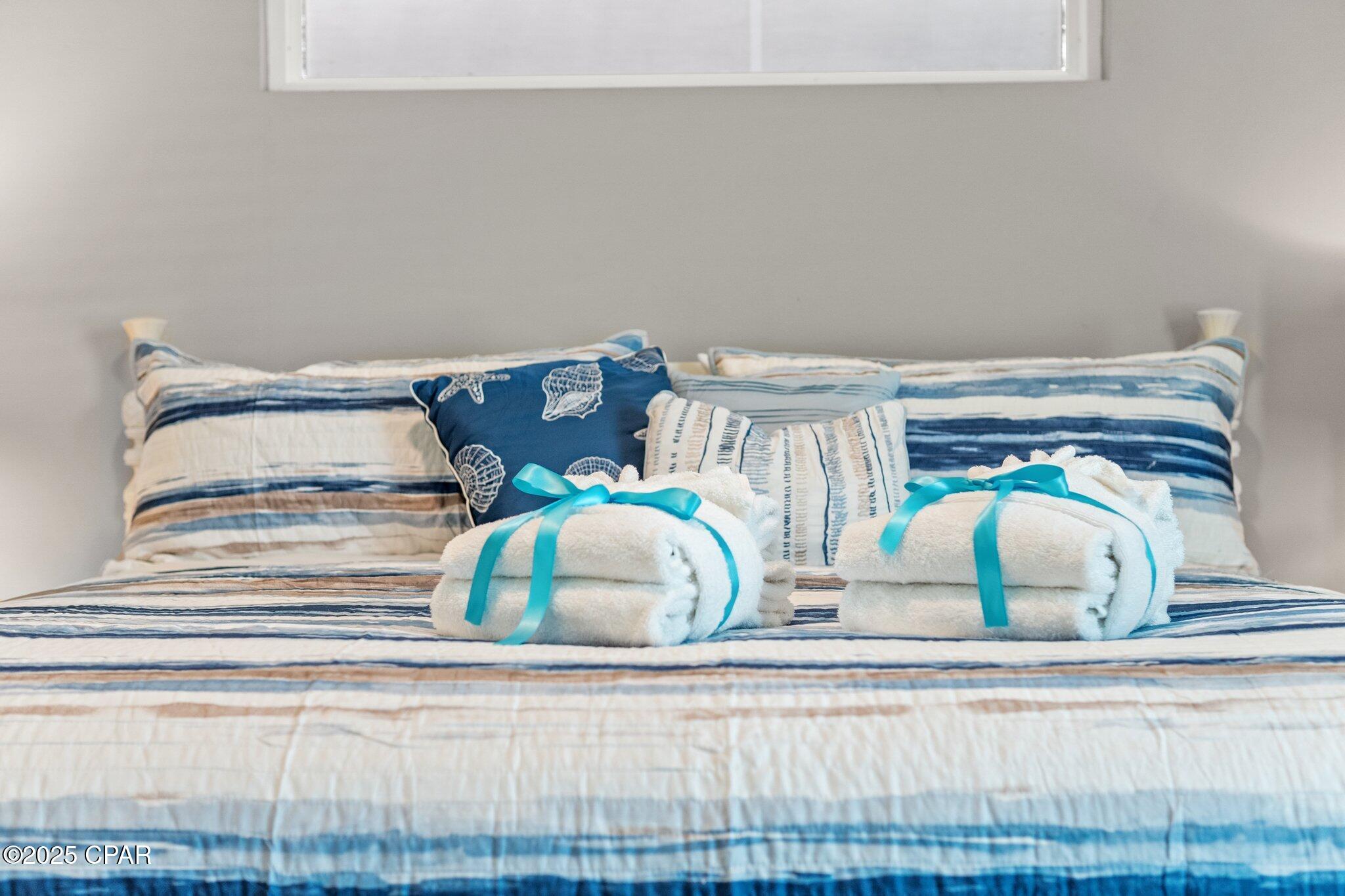 Image 42 For 529 Christmas Tree Lane