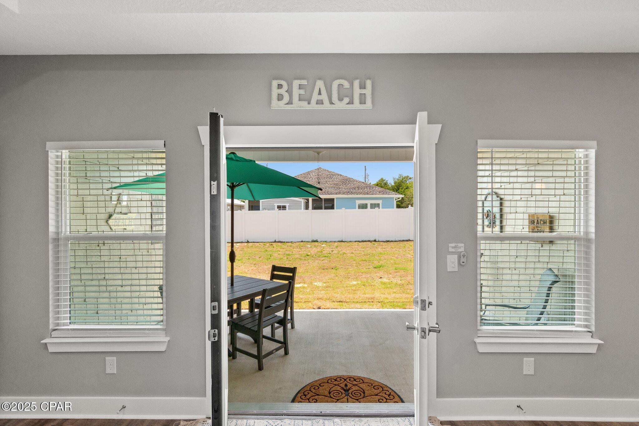 Image 46 For 529 Christmas Tree Lane