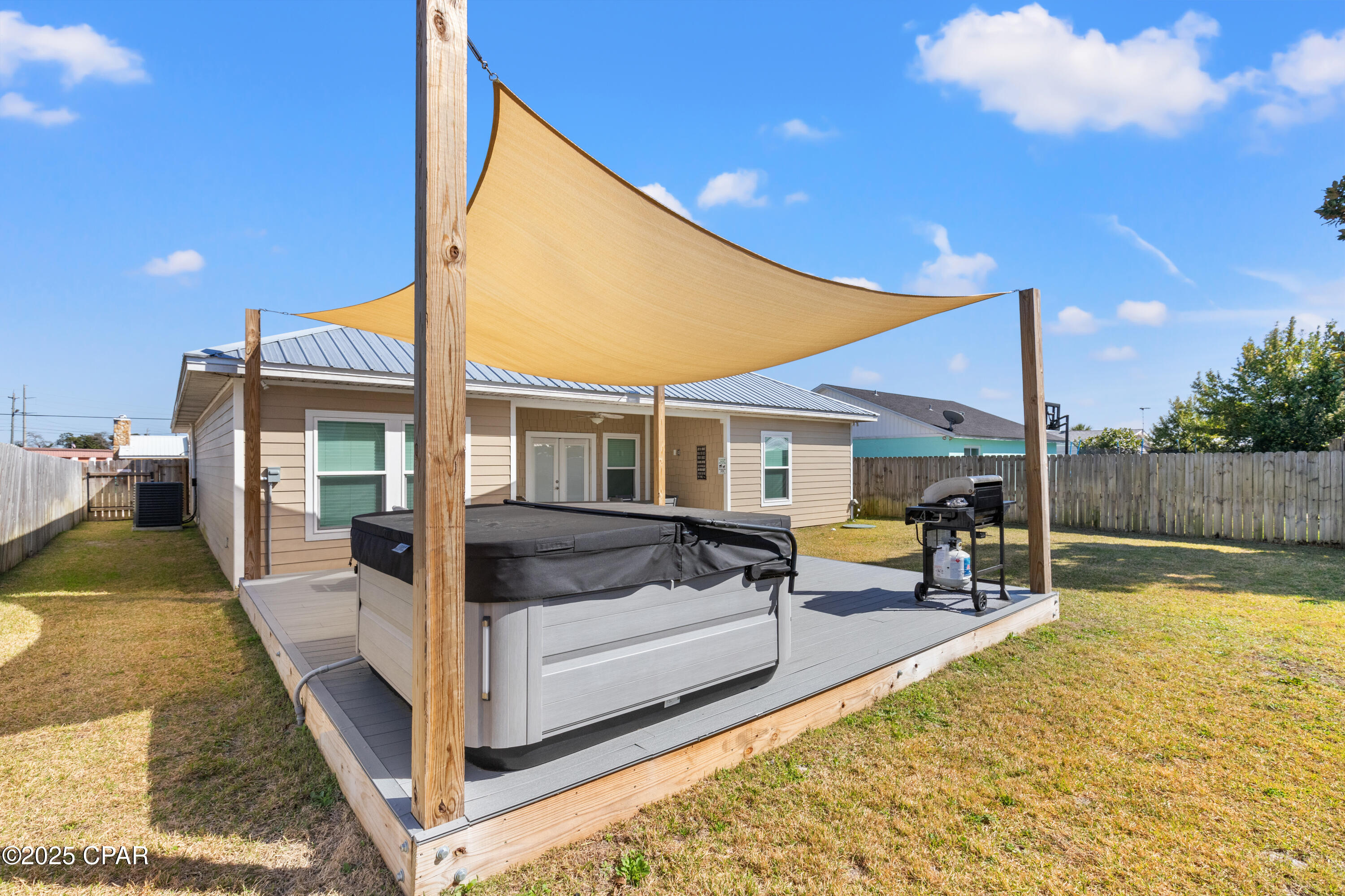 Image 68 For 529 Christmas Tree Lane