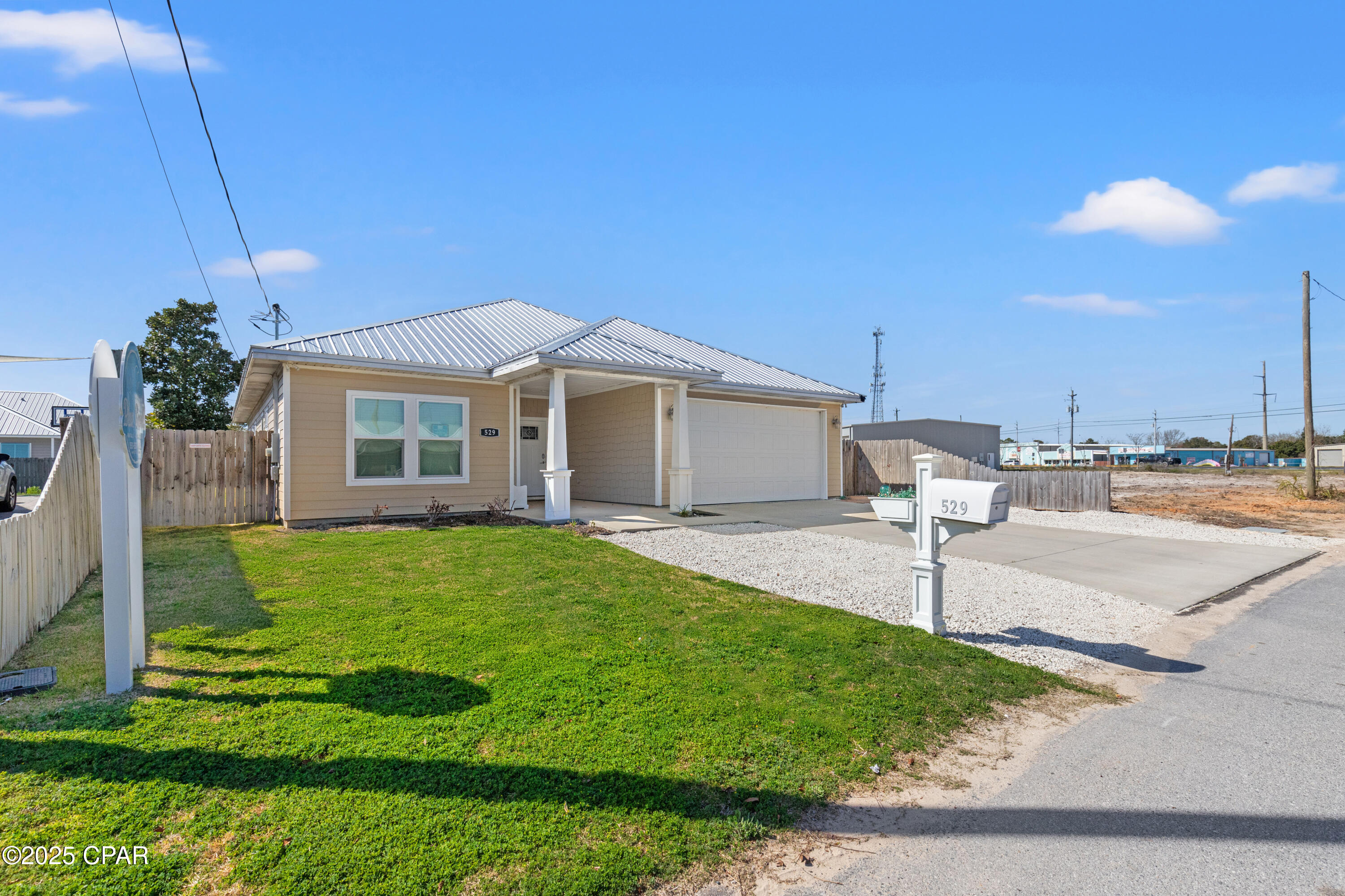 Image 7 For 529 Christmas Tree Lane