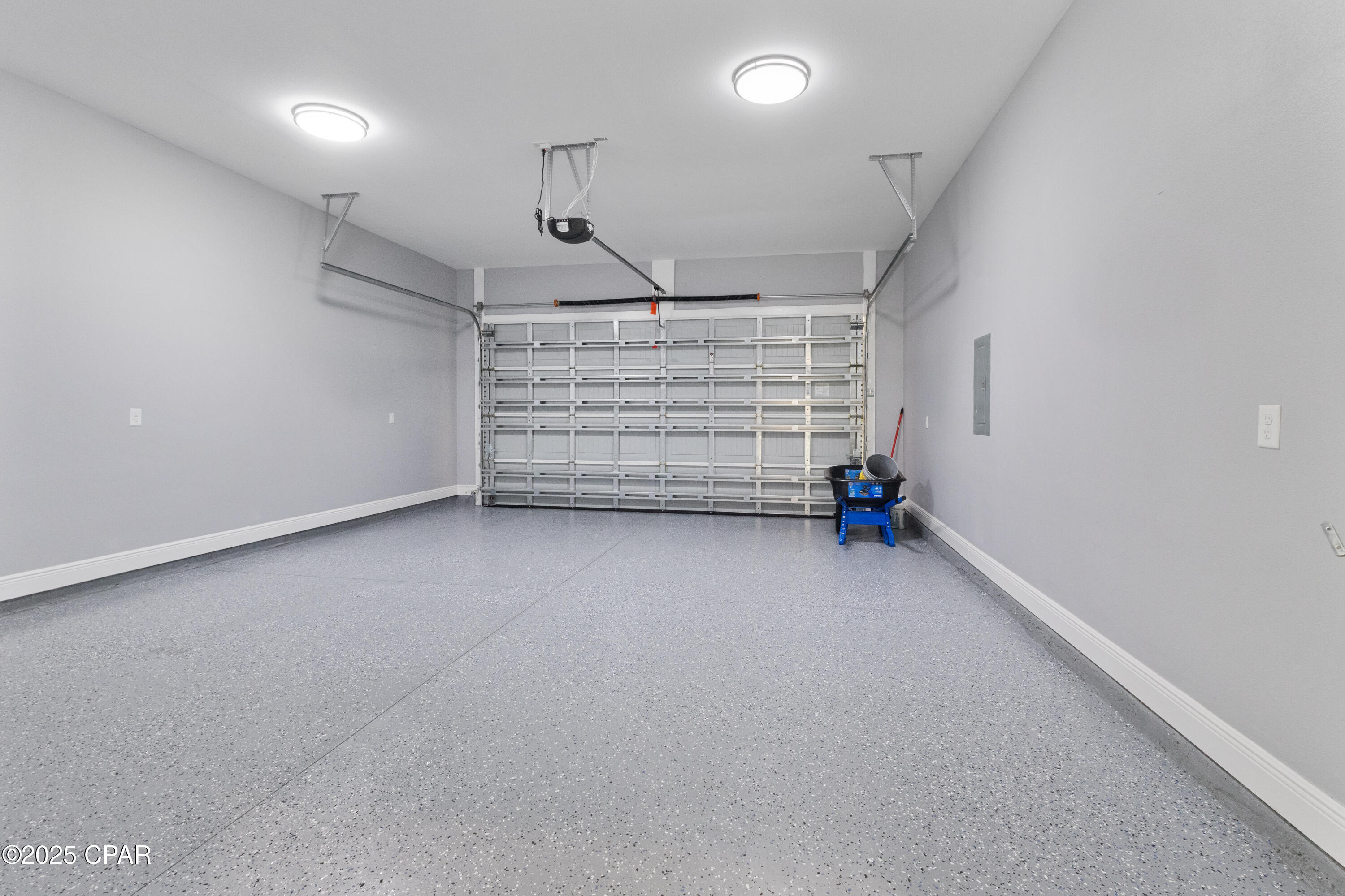 Image 14 For 2445 Mercedes Avenue