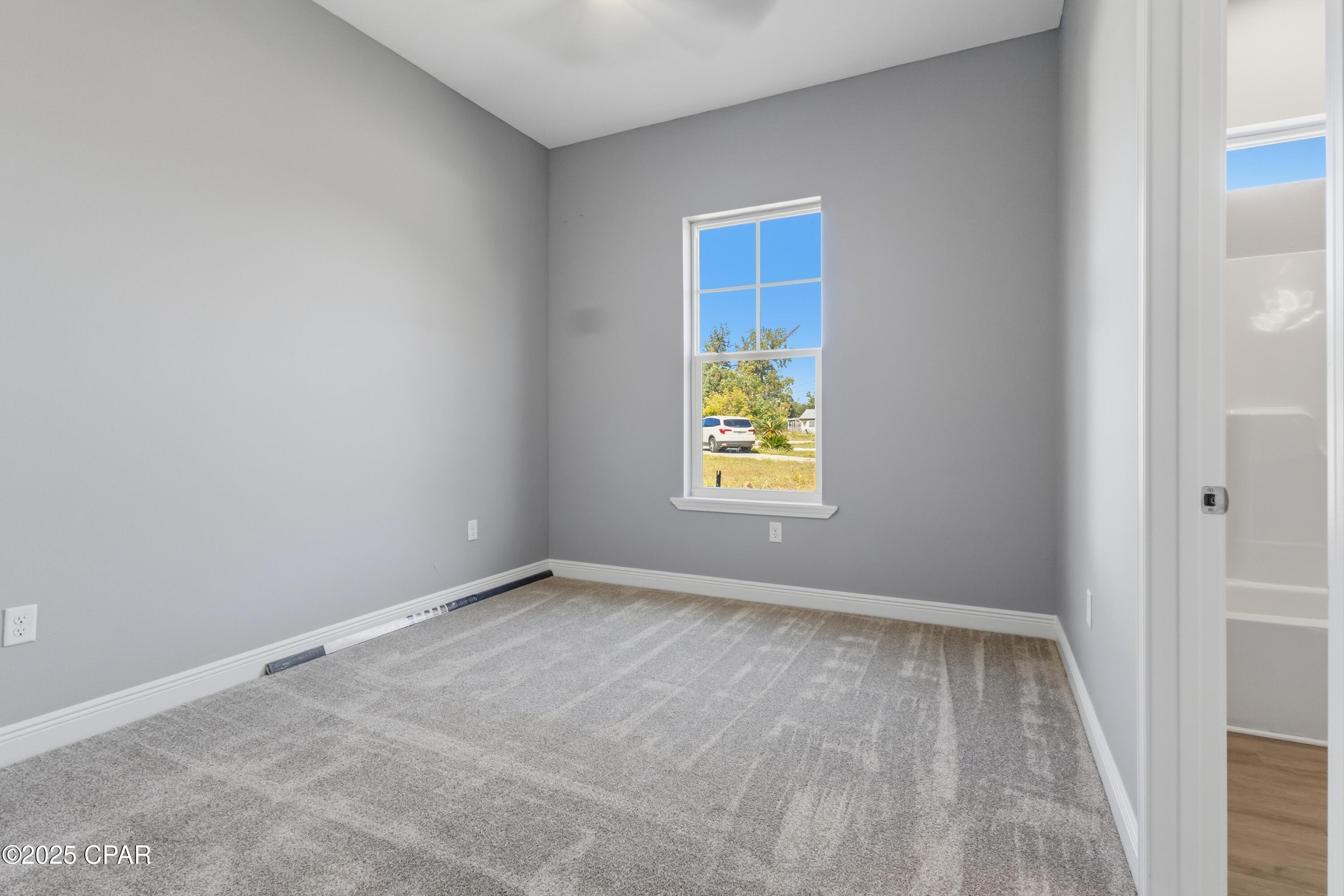 Image 16 For 2445 Mercedes Avenue