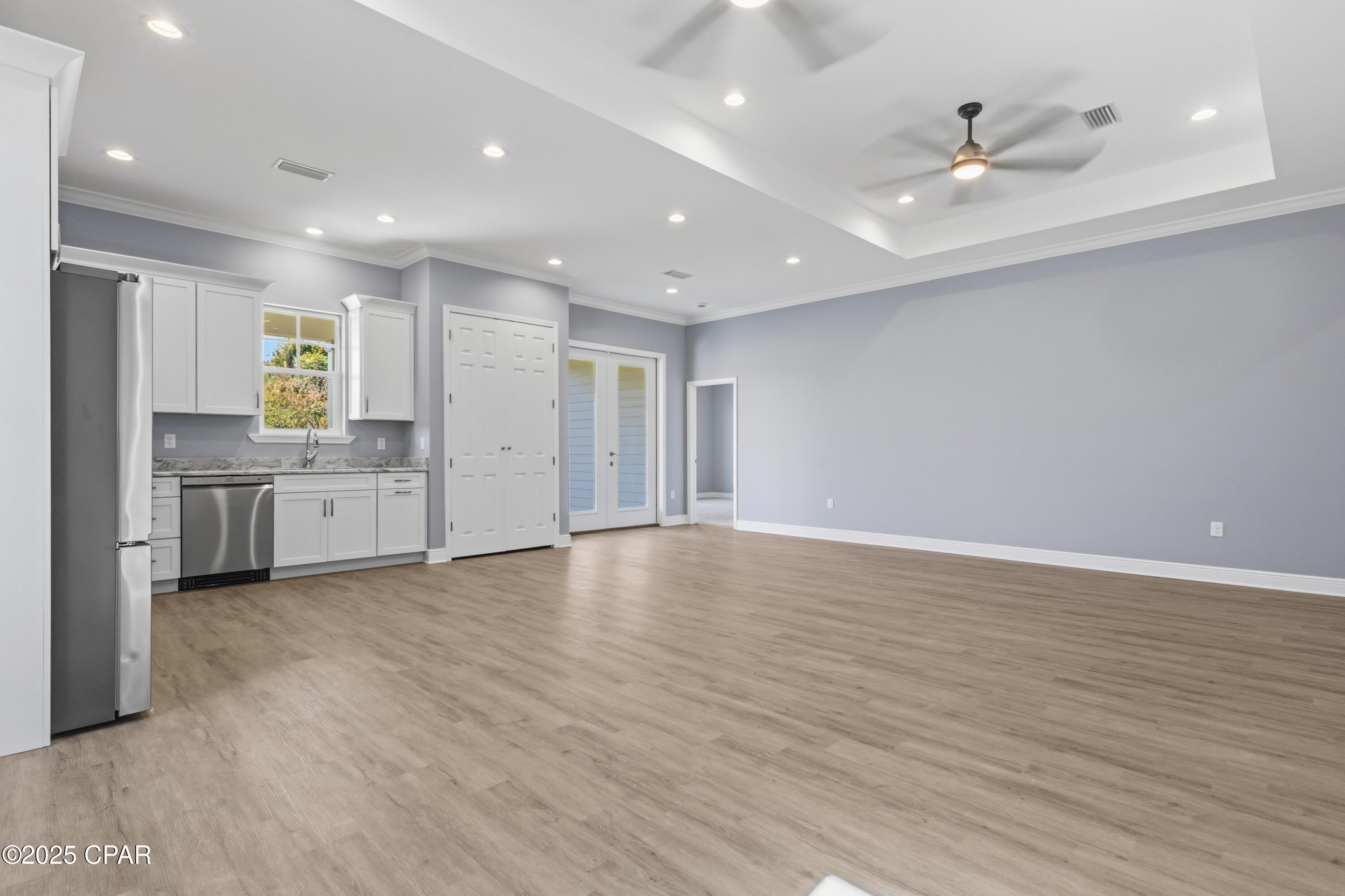 Image 7 For 2445 Mercedes Avenue