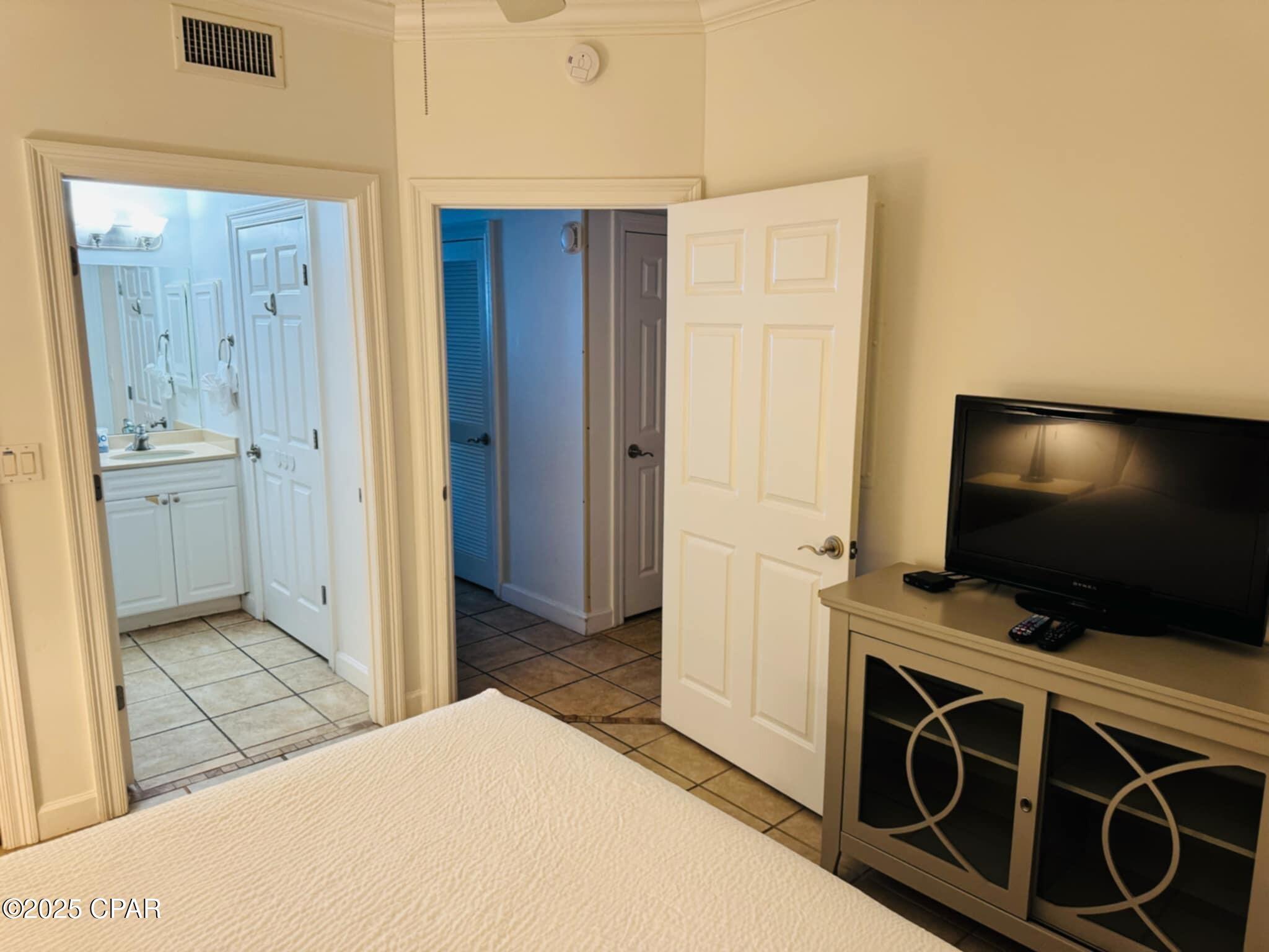 Image 12 For 9450 Thomas Drive 1805d