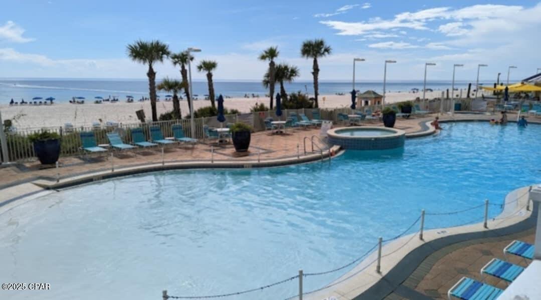 Listing photo id 16 for 9450 Thomas Drive 1805d