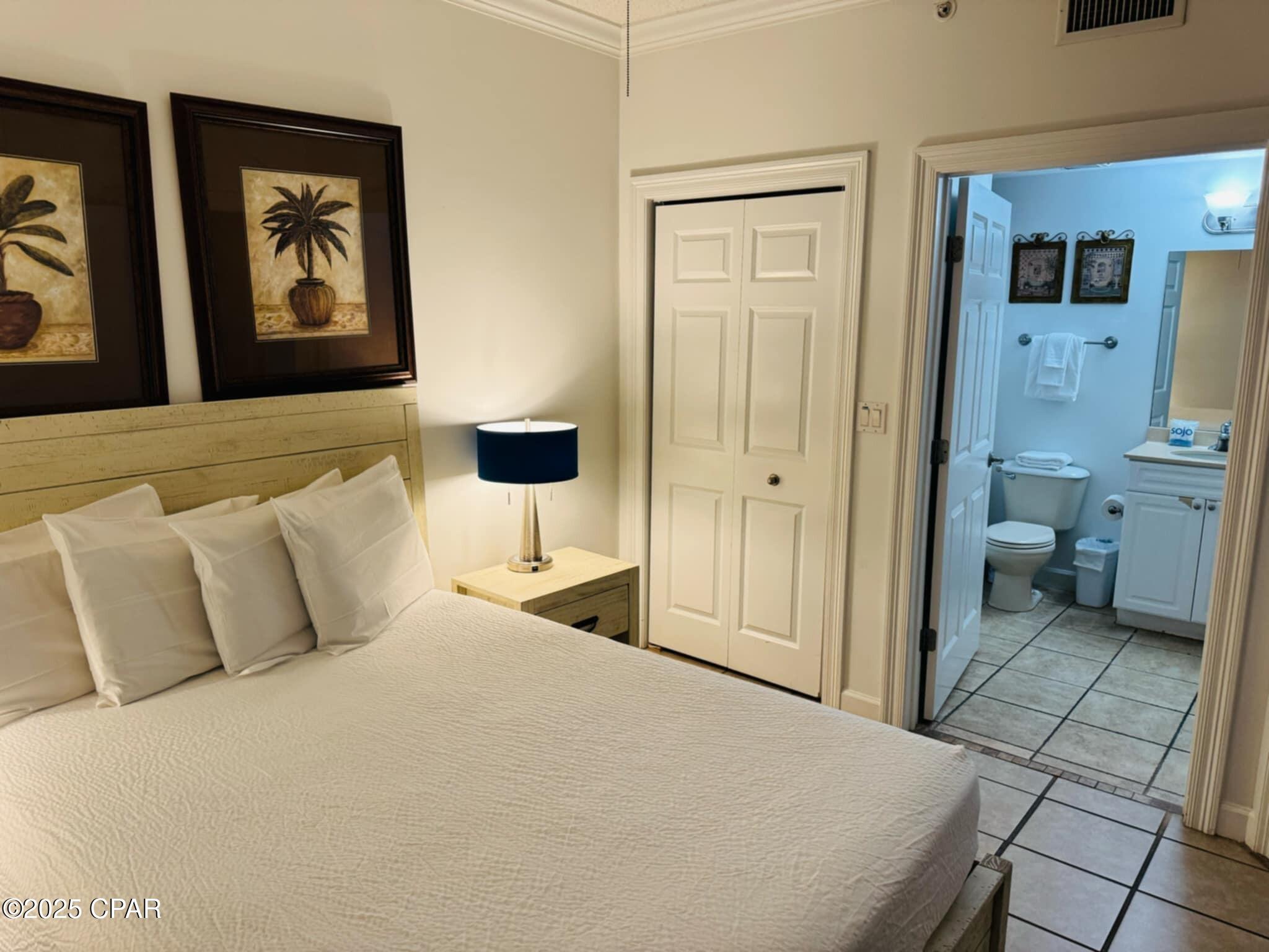 Listing photo id 4 for 9450 Thomas Drive 1805d