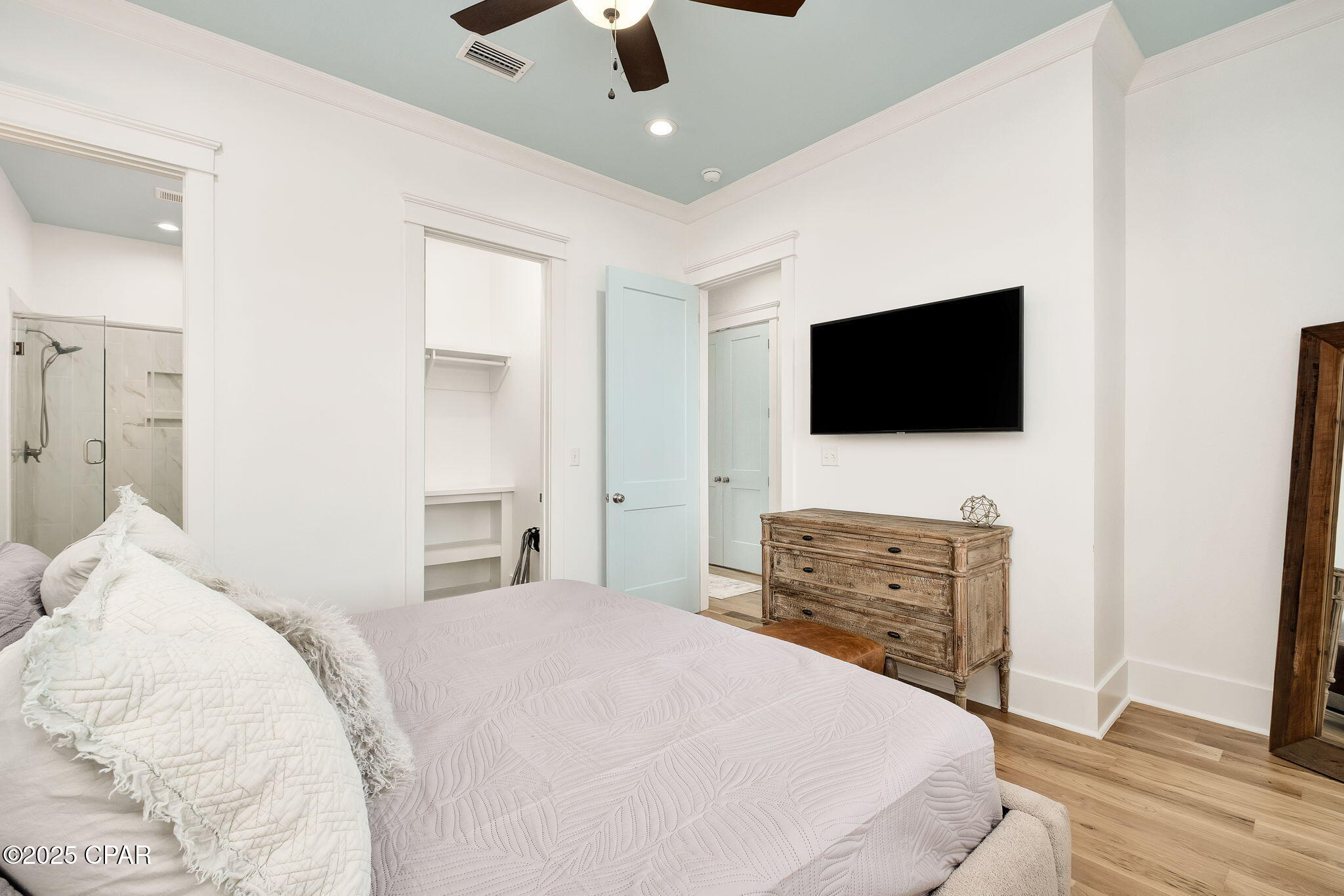 Listing photo id 39 for 20405 Front Beach Road Road